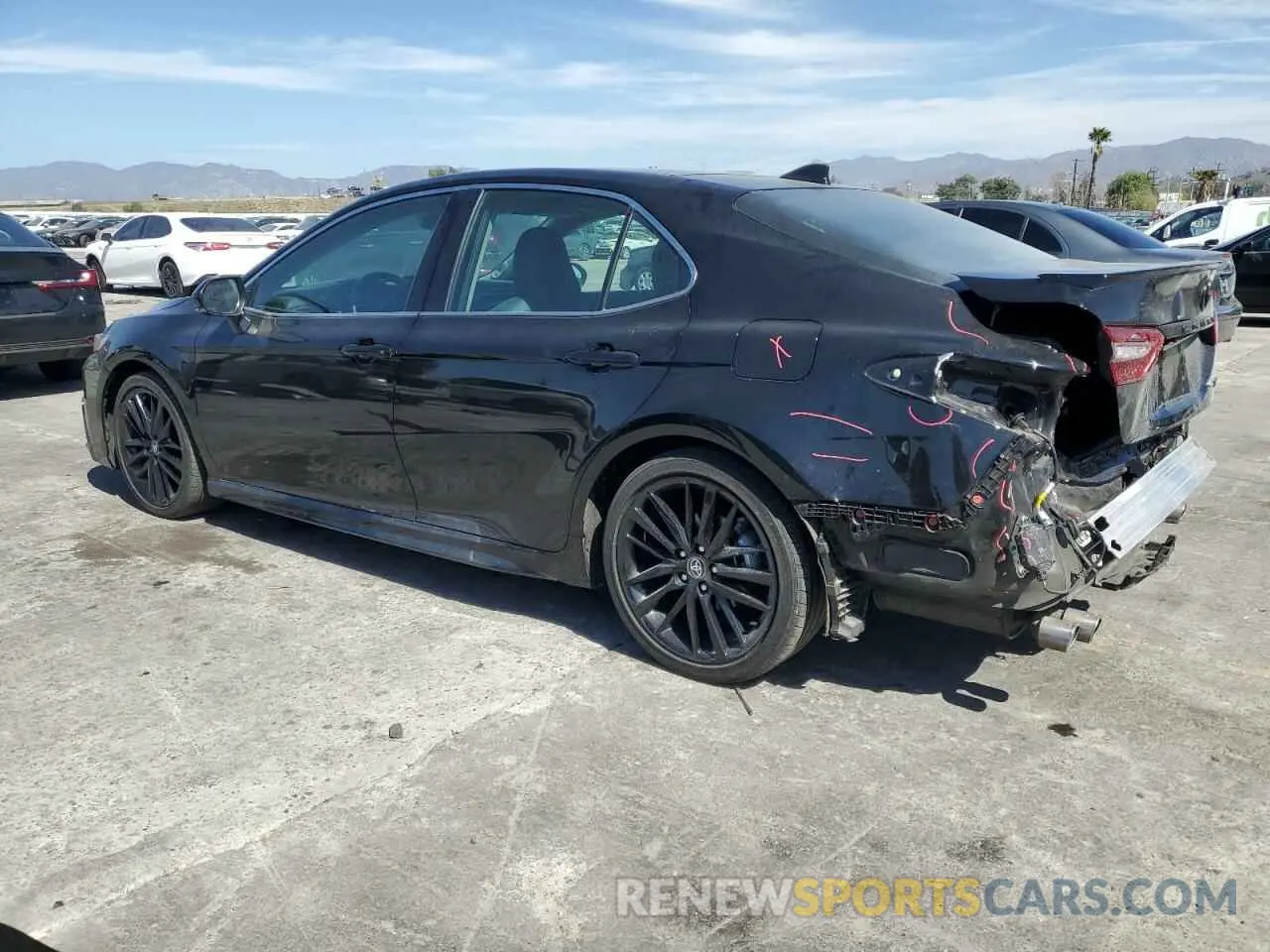 2 fotografías del automóvil dañado 4T1KZ1AK6PU074719 TOYOTA CAMRY 2023