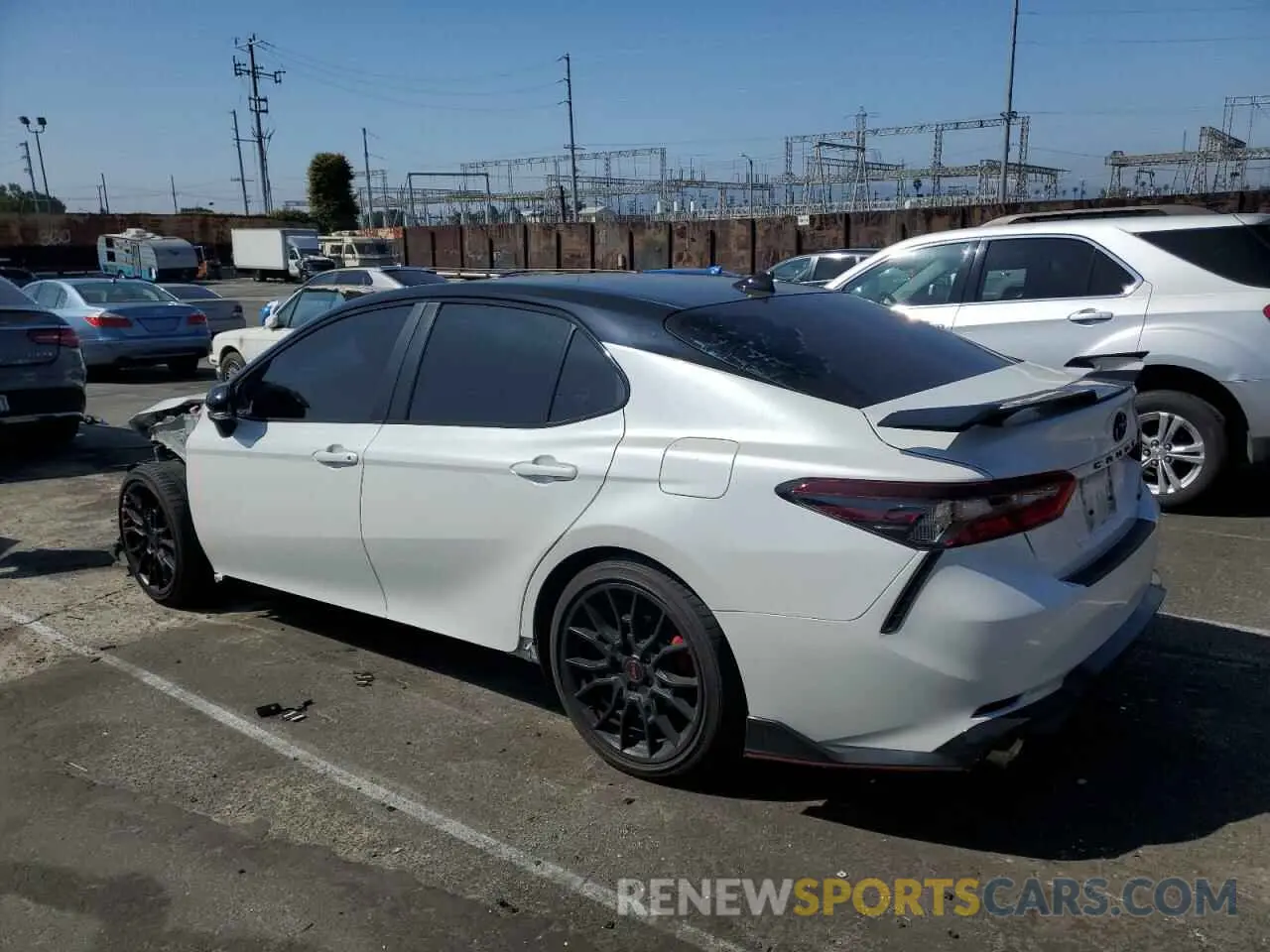 2 fotografías del automóvil dañado 4T1KZ1AK8PU081154 TOYOTA CAMRY 2023