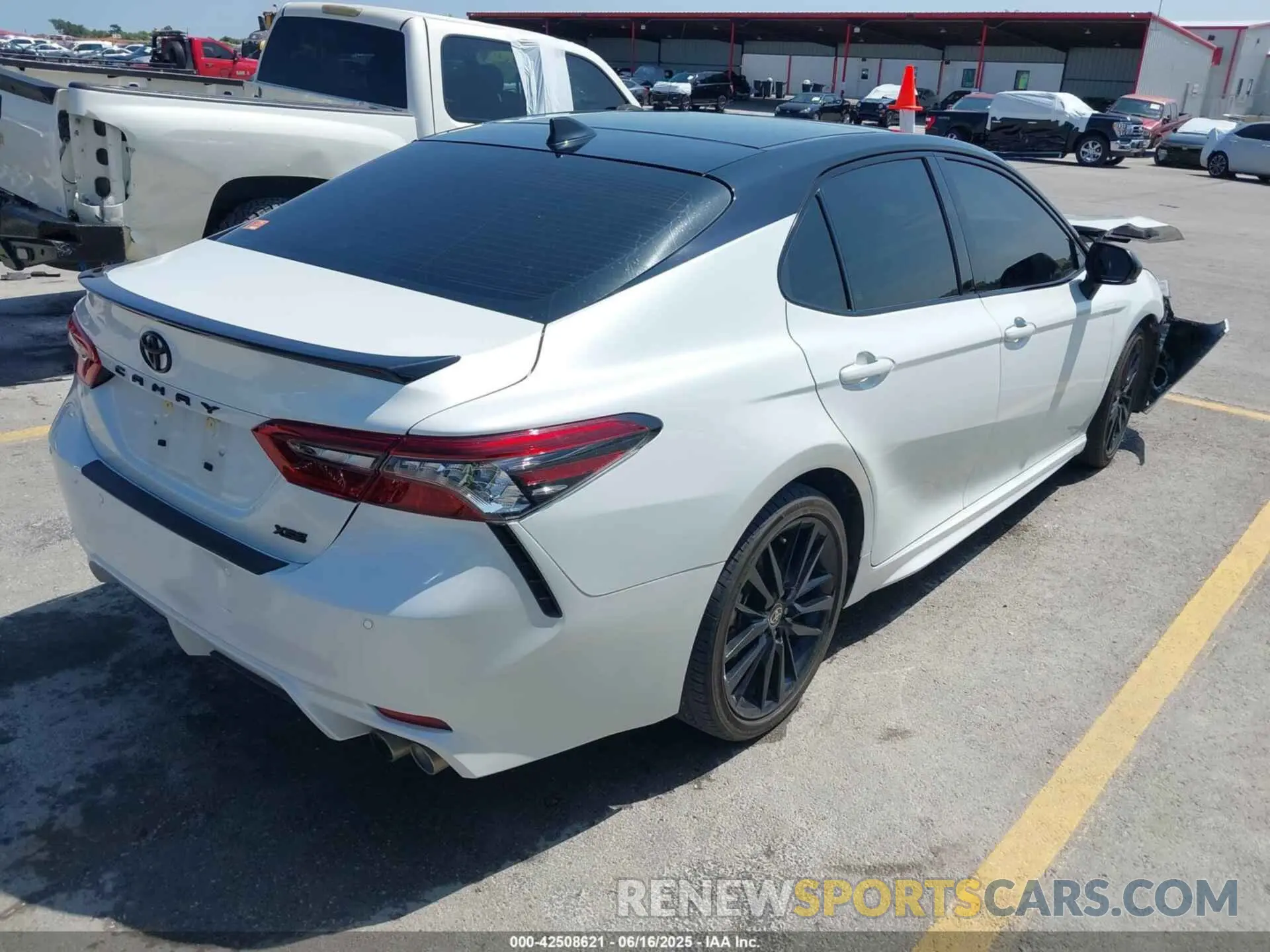 4 fotografías del automóvil dañado 4T1KZ1AKXPU085075 TOYOTA CAMRY 2023