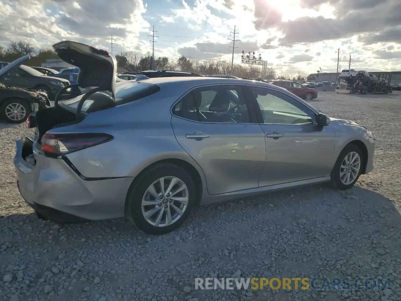 3 fotografías del automóvil dañado 4T1R11AK0PU806462 TOYOTA CAMRY 2023