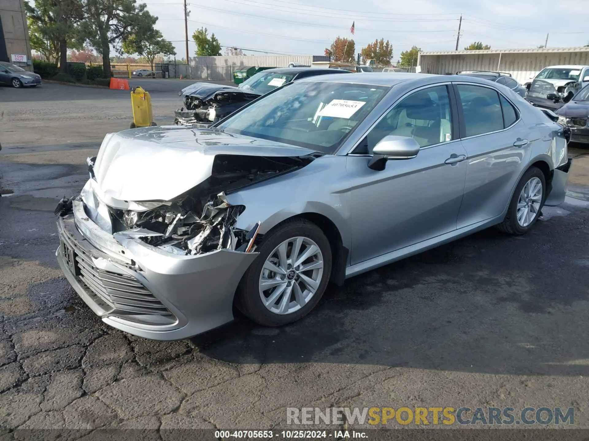 2 fotografías del automóvil dañado 4T1R11AK0PU806865 TOYOTA CAMRY 2023