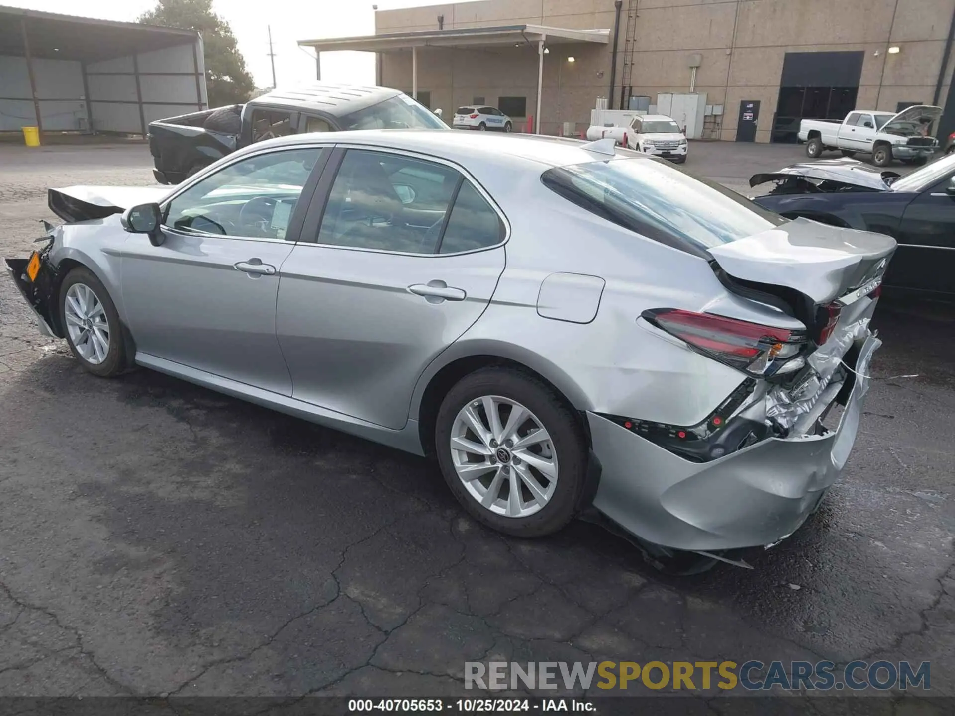 3 fotografías del automóvil dañado 4T1R11AK0PU806865 TOYOTA CAMRY 2023
