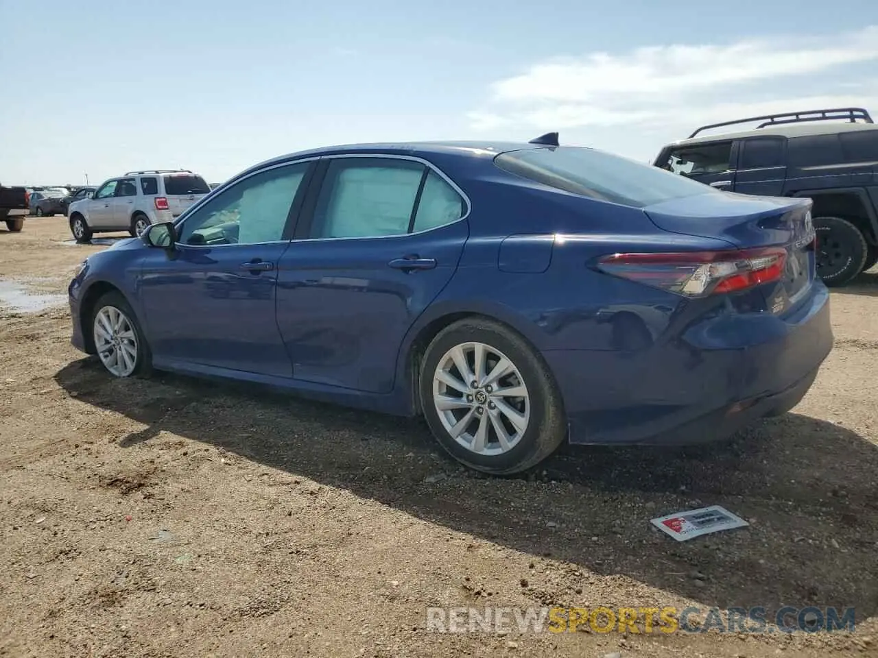2 fotografías del automóvil dañado 4T1R11AK3PU187209 TOYOTA CAMRY 2023