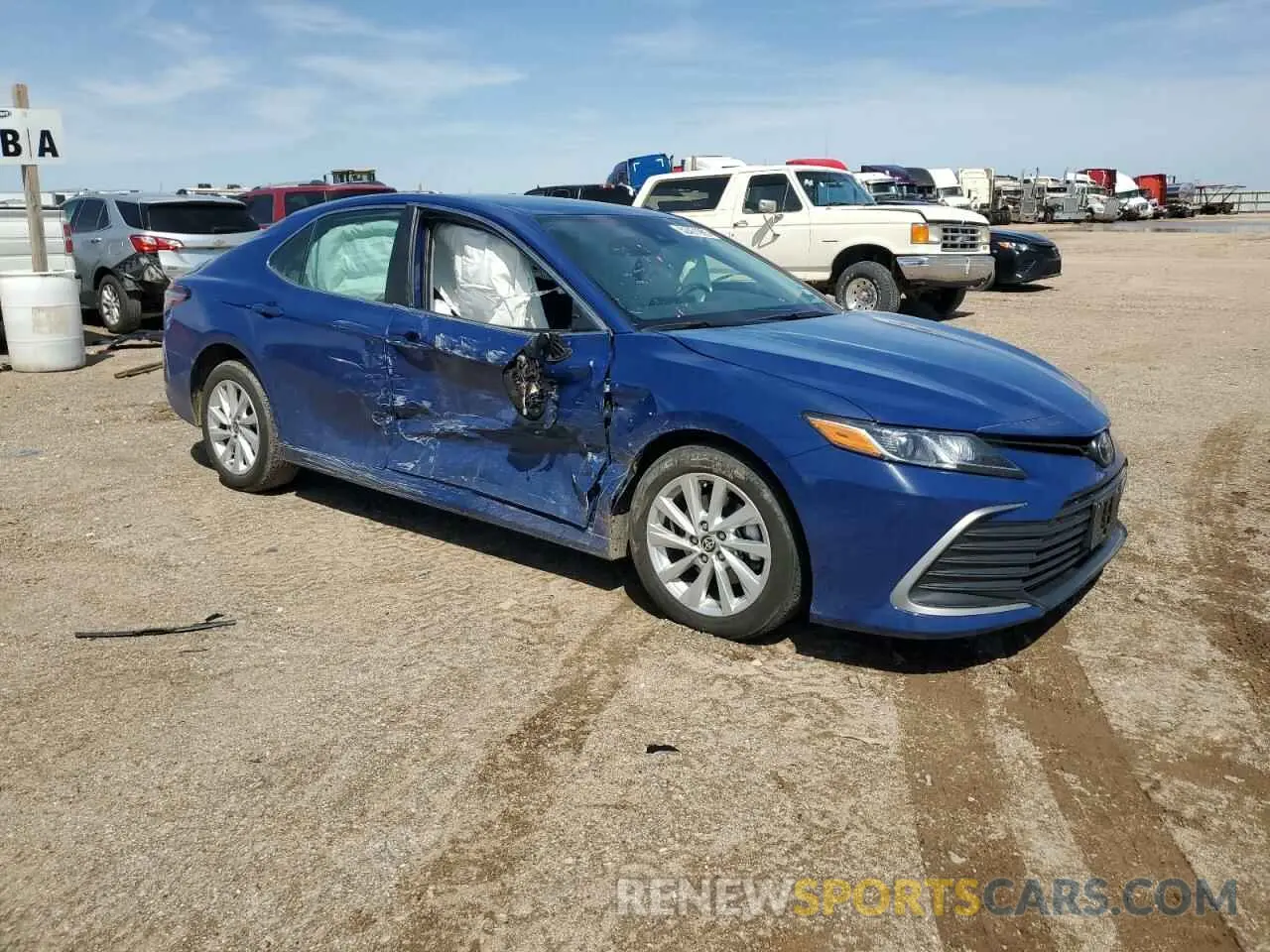 4 fotografías del automóvil dañado 4T1R11AK3PU187209 TOYOTA CAMRY 2023