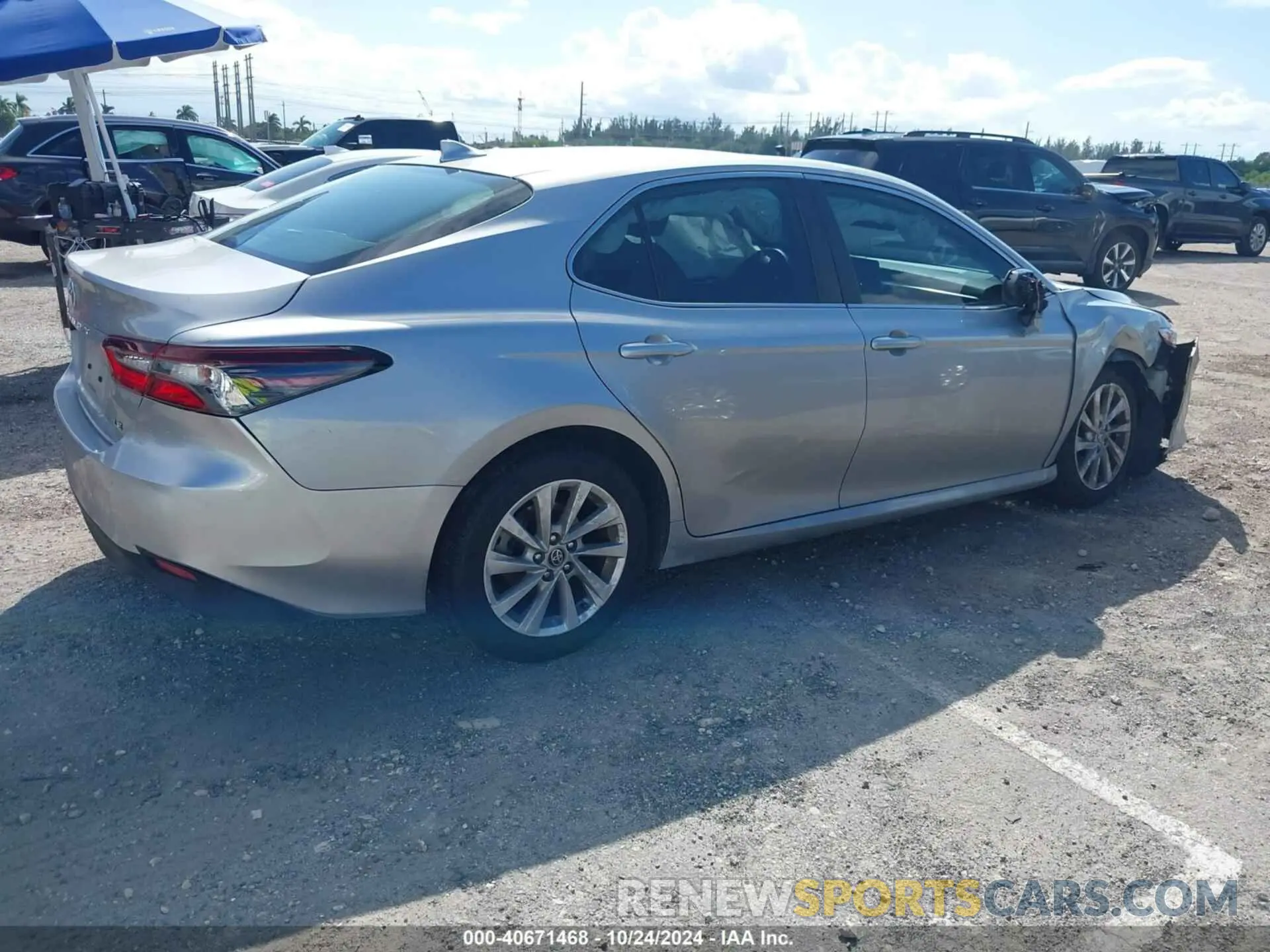4 fotografías del automóvil dañado 4T1R11AK4PU102538 TOYOTA CAMRY 2023