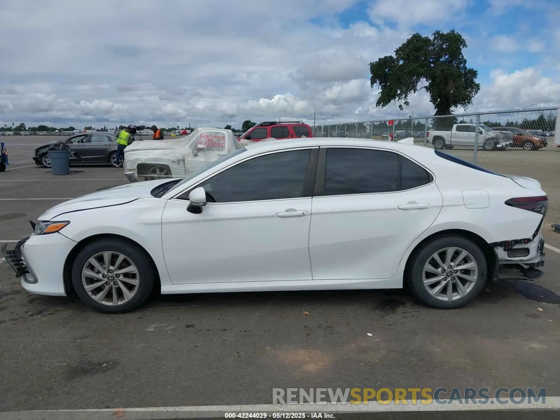 15 fotografías del automóvil dañado 4T1R11AK4PU801765 TOYOTA CAMRY 2023