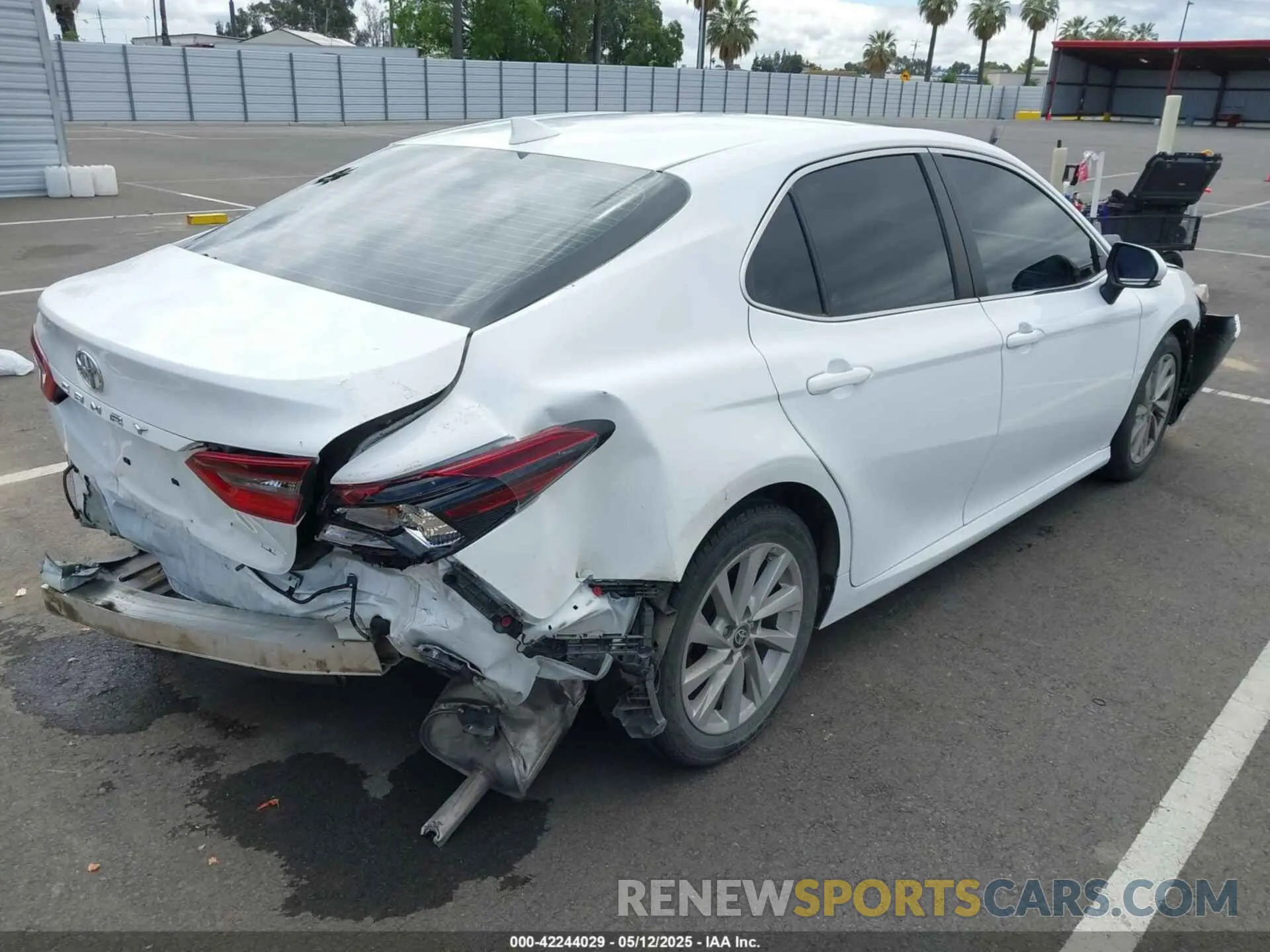 4 fotografías del automóvil dañado 4T1R11AK4PU801765 TOYOTA CAMRY 2023
