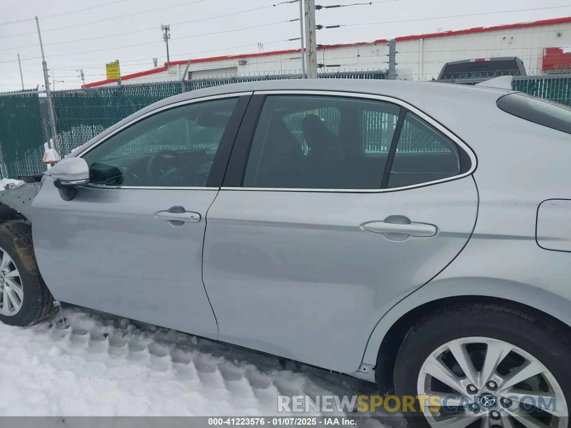 15 fotografías del automóvil dañado 4T1R11AK9PU127967 TOYOTA CAMRY 2023