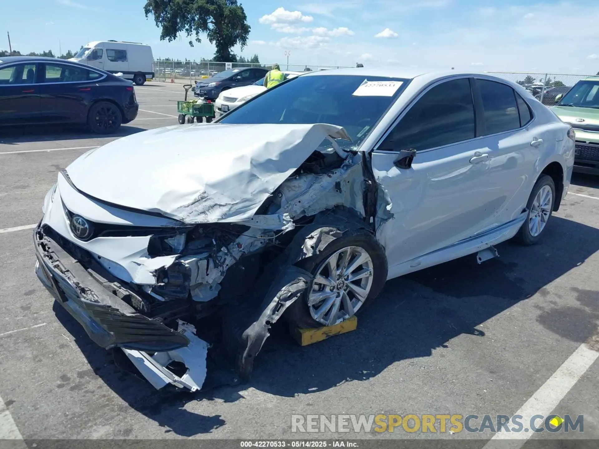 2 fotografías del automóvil dañado 4T1R11AK9PU134949 TOYOTA CAMRY 2023