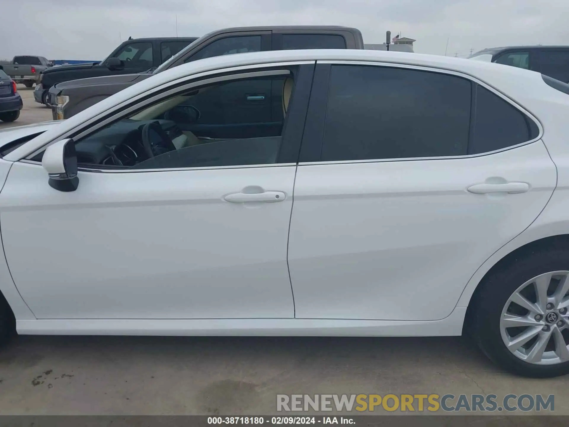14 fotografías del automóvil dañado 4T1R11AK9PU838438 TOYOTA CAMRY 2023