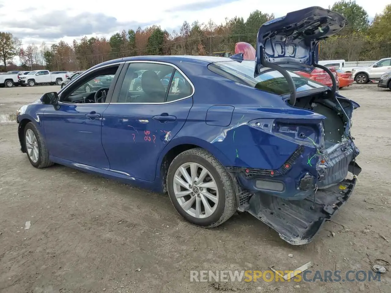 2 fotografías del automóvil dañado 4T1R11AKXPU124172 TOYOTA CAMRY 2023