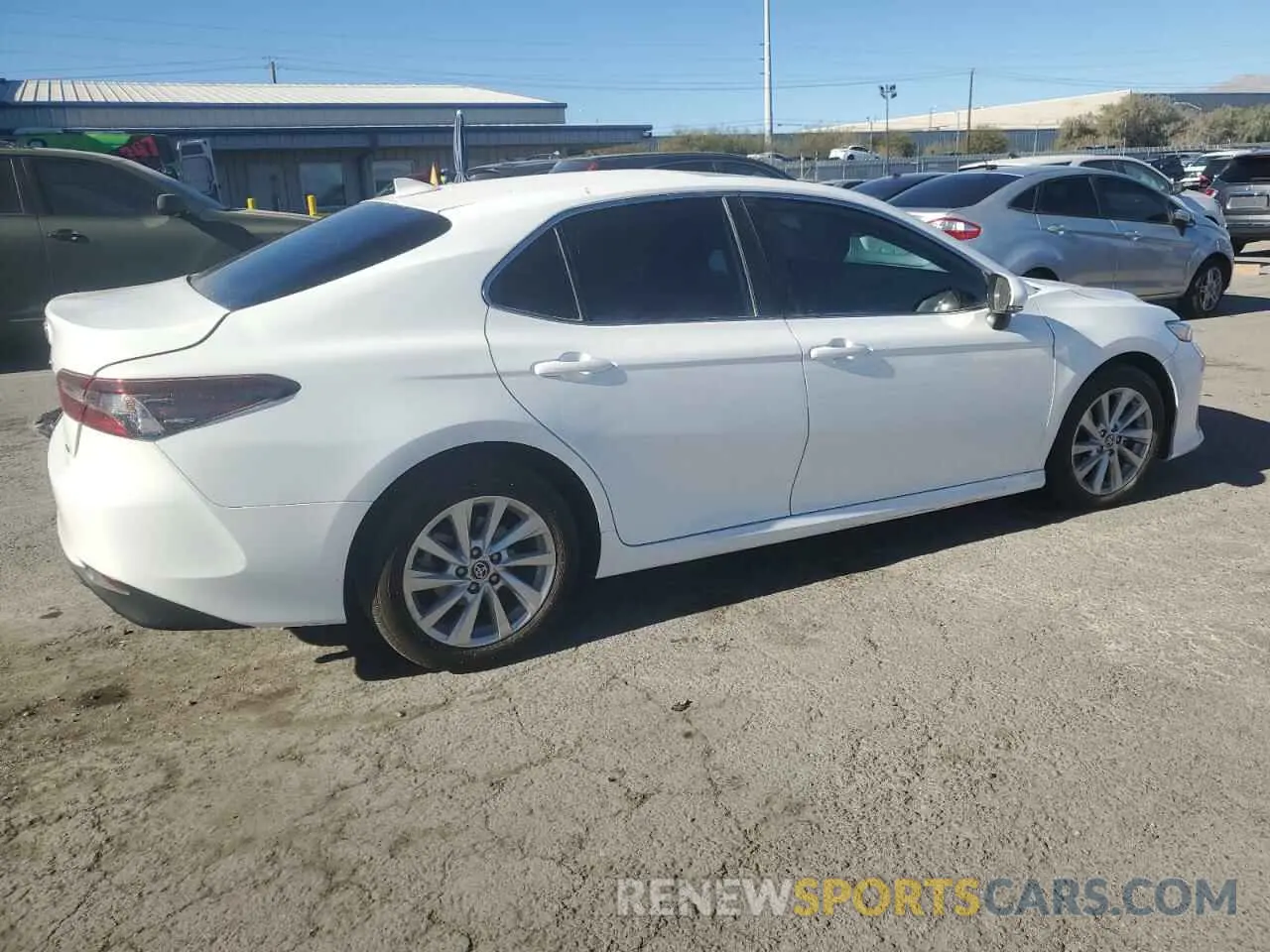 3 fotografías del automóvil dañado 4T1R11AKXPU133728 TOYOTA CAMRY 2023
