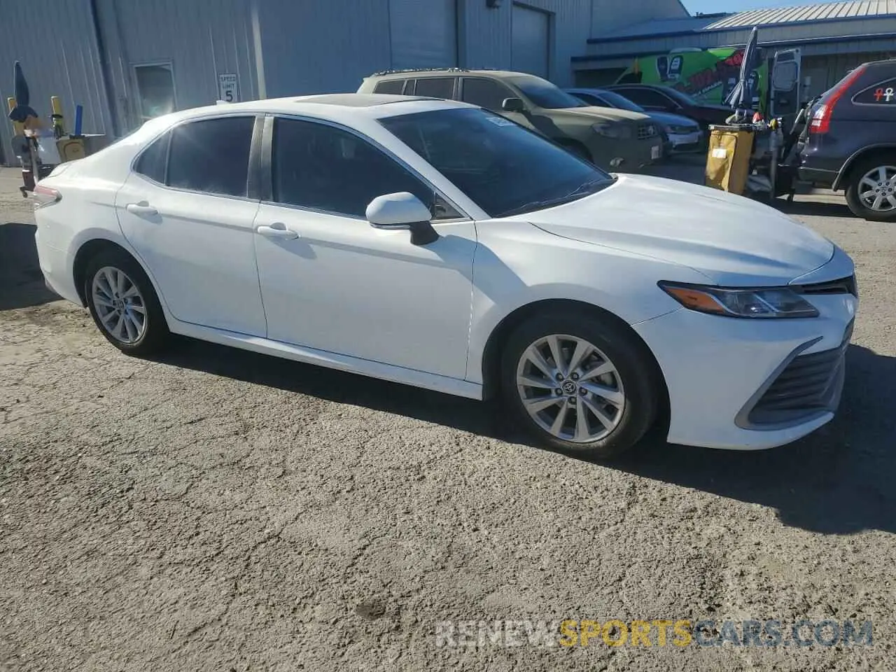 4 fotografías del automóvil dañado 4T1R11AKXPU133728 TOYOTA CAMRY 2023