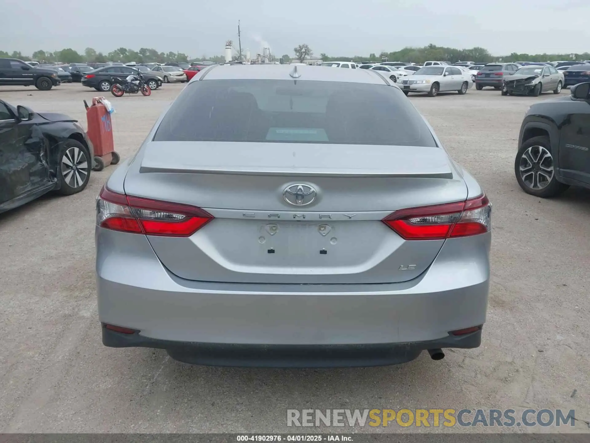 16 fotografías del automóvil dañado 4T1R11AKXPU152098 TOYOTA CAMRY 2023