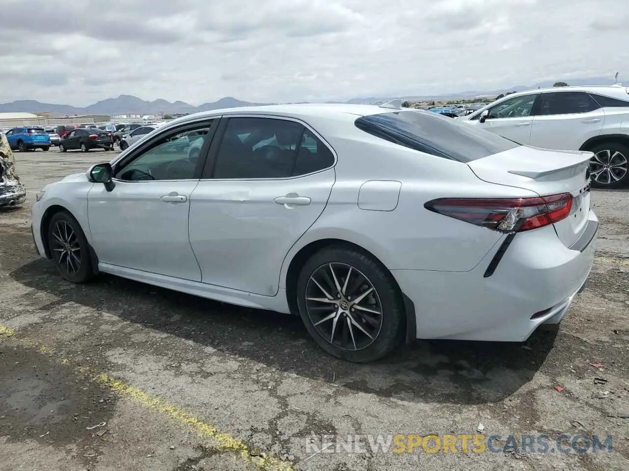 2 fotografías del automóvil dañado 4T1S11AK2PU100613 TOYOTA CAMRY 2023