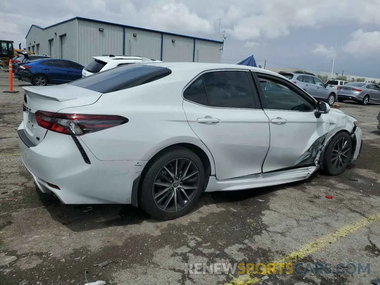 3 fotografías del automóvil dañado 4T1S11AK2PU100613 TOYOTA CAMRY 2023