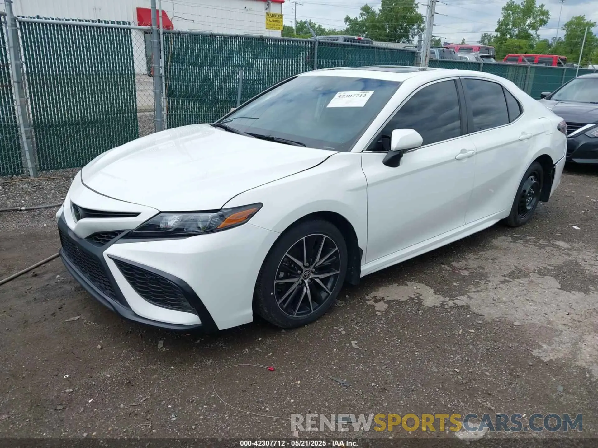 2 fotografías del automóvil dañado 4T1S11AK8PU110725 TOYOTA CAMRY 2023