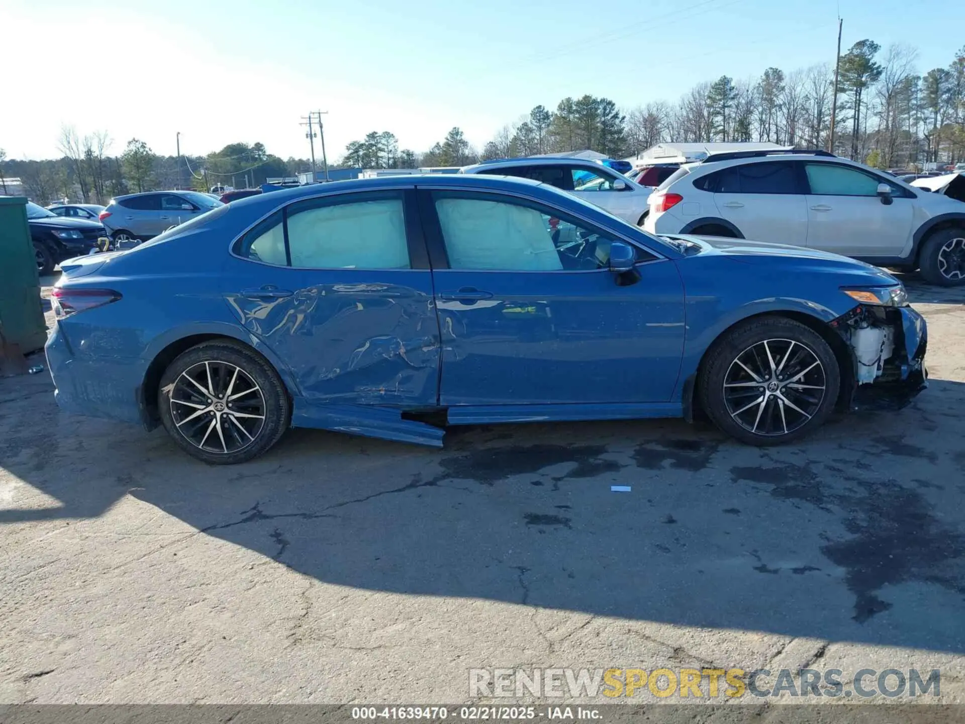 13 fotografías del automóvil dañado 4T1S11AKXPU125419 TOYOTA CAMRY 2023