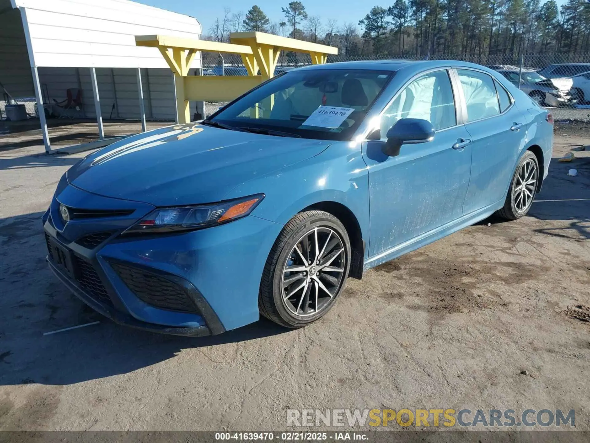 2 fotografías del automóvil dañado 4T1S11AKXPU125419 TOYOTA CAMRY 2023