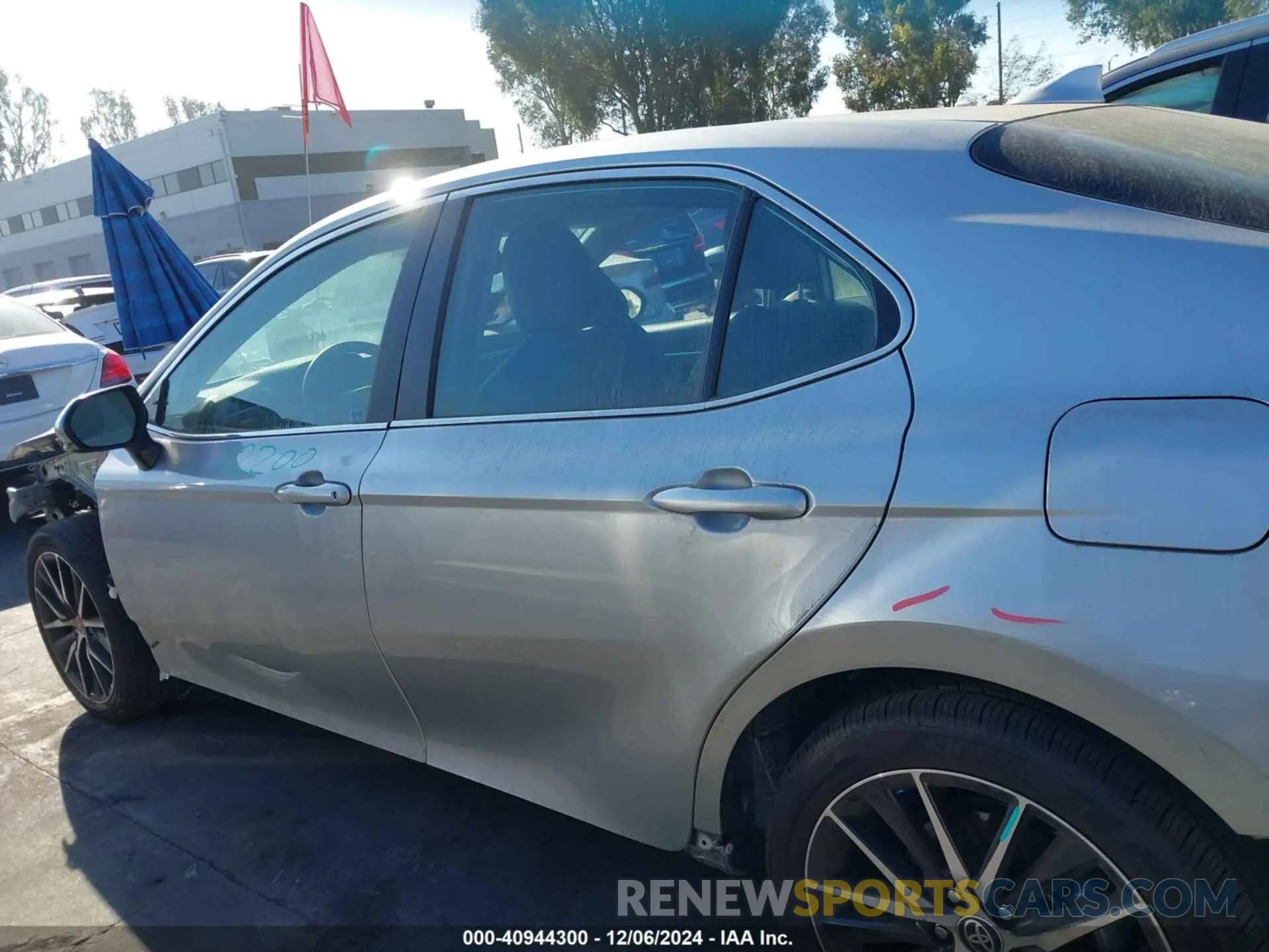 14 fotografías del automóvil dañado 4T1S31AKXPU614963 TOYOTA CAMRY 2023