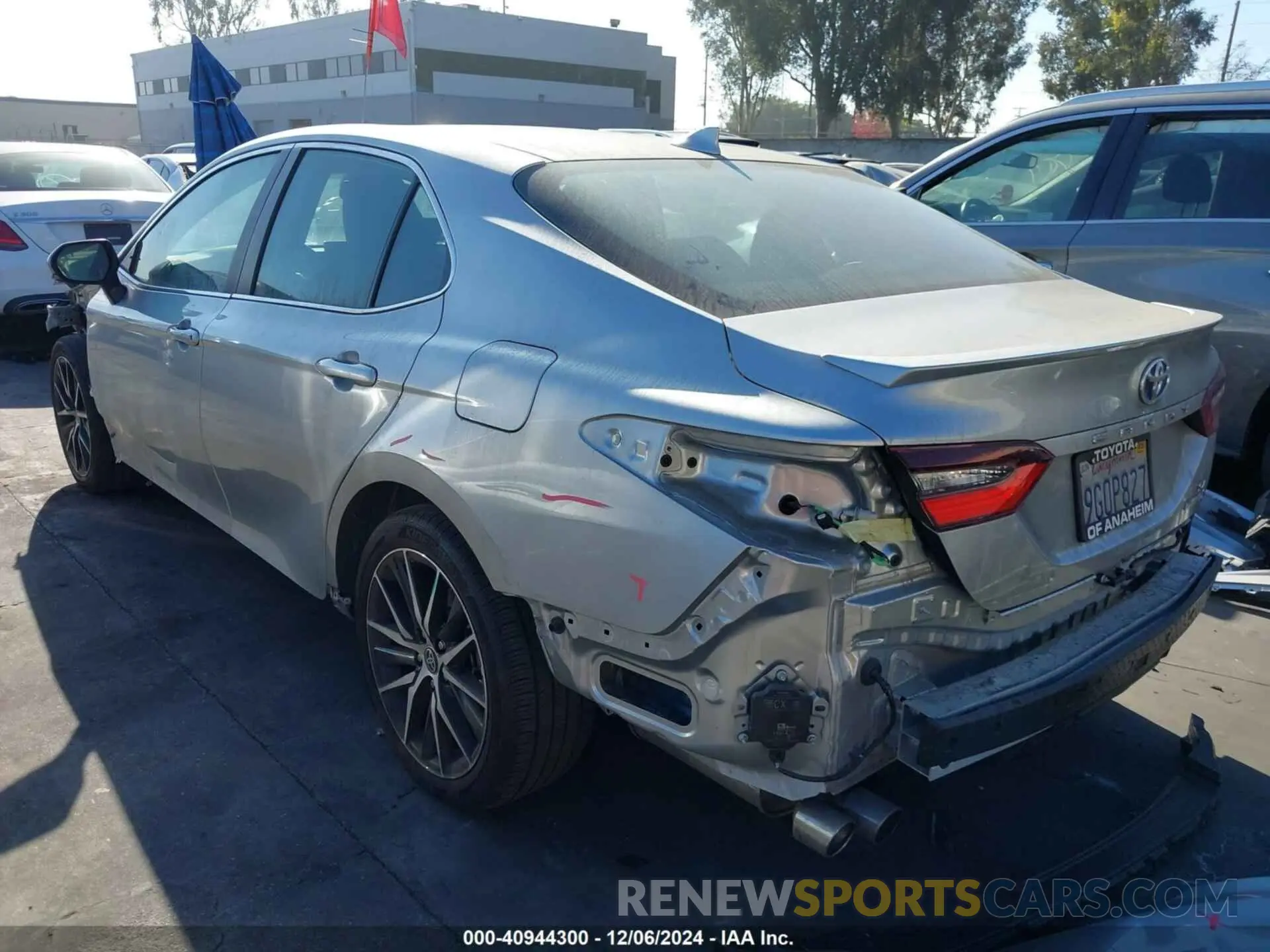 3 fotografías del automóvil dañado 4T1S31AKXPU614963 TOYOTA CAMRY 2023