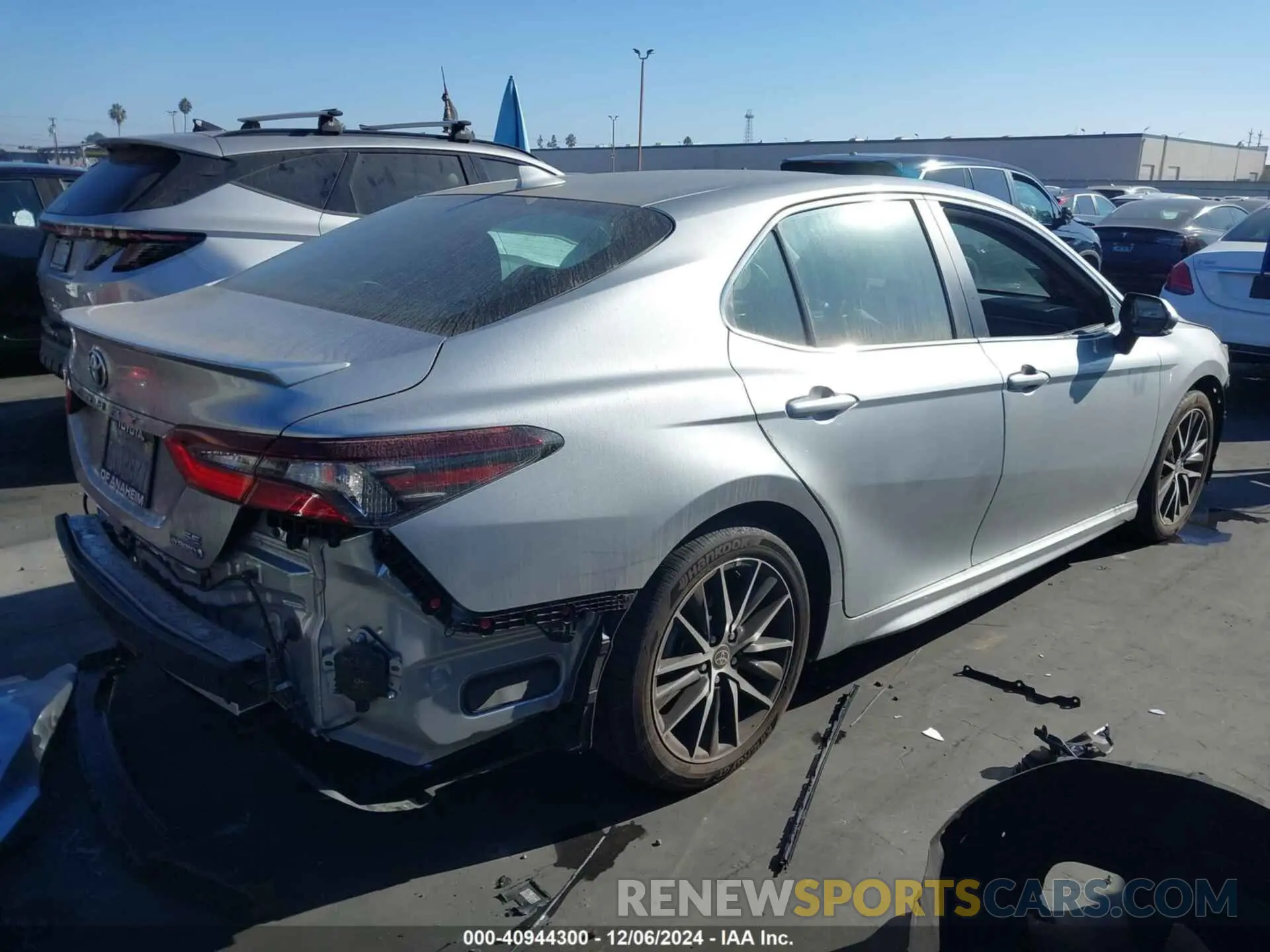 4 fotografías del automóvil dañado 4T1S31AKXPU614963 TOYOTA CAMRY 2023