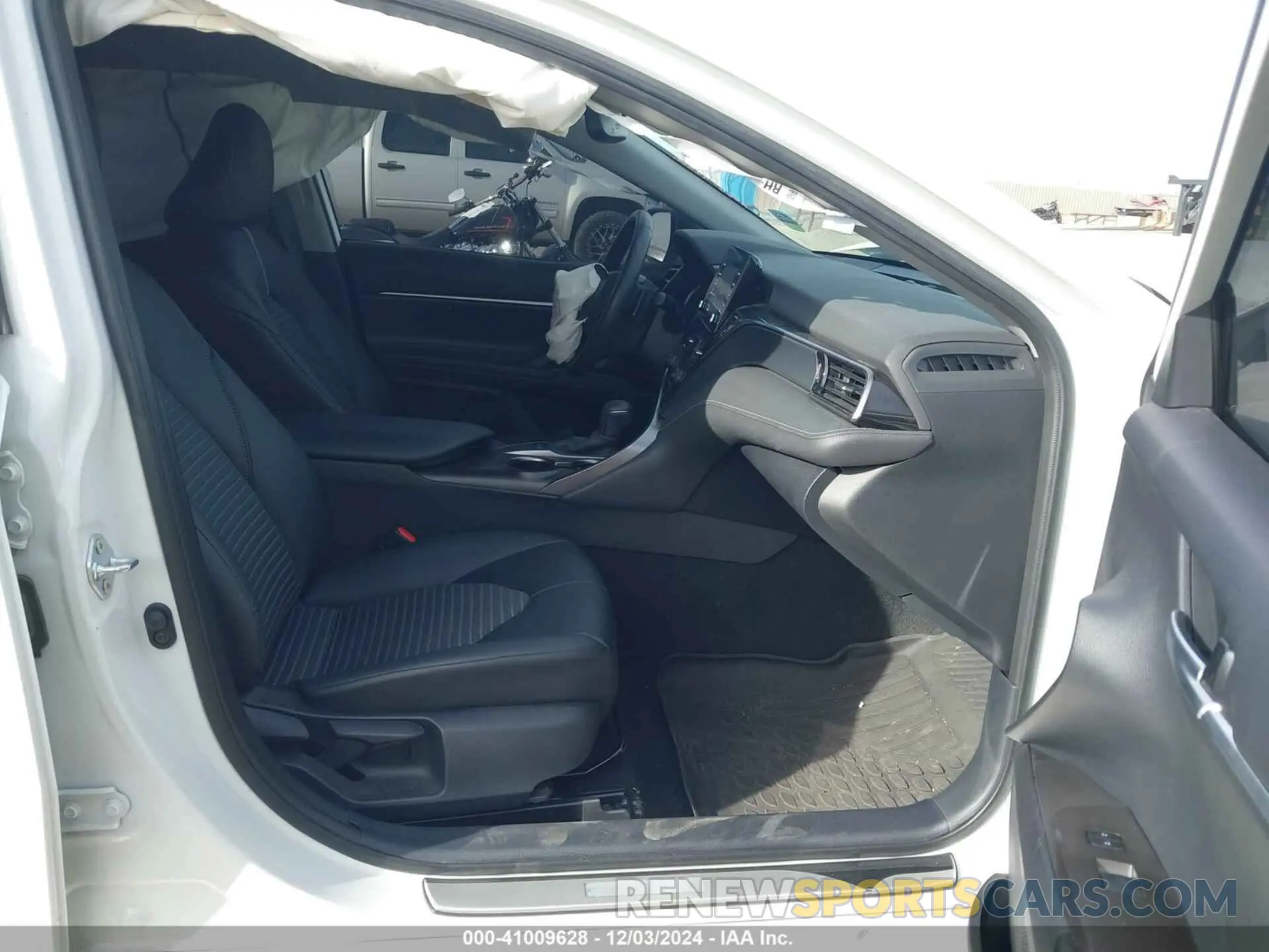 5 fotografías del automóvil dañado 4T1T11AK0PU142508 TOYOTA CAMRY 2023