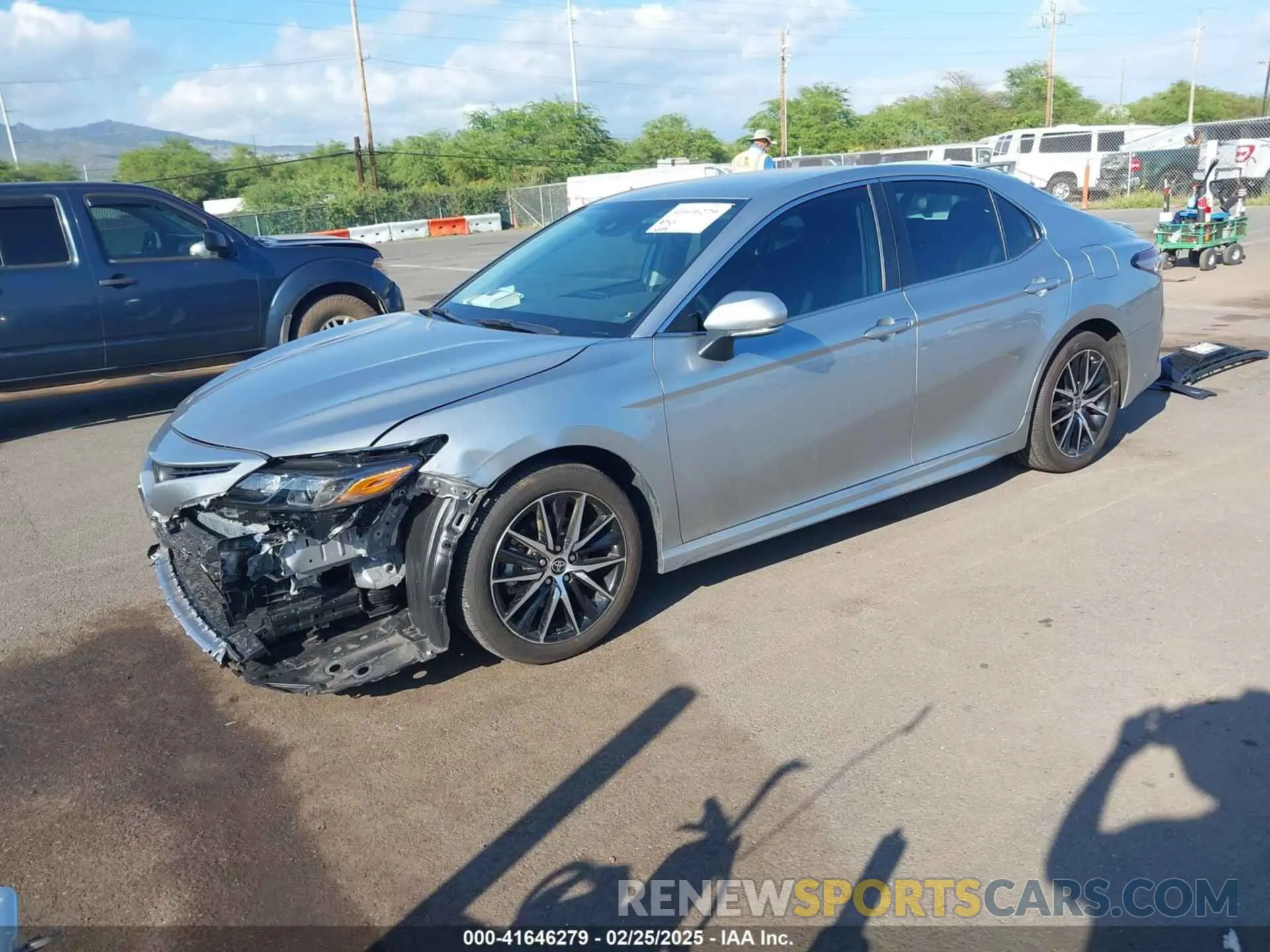 2 fotografías del automóvil dañado 4T1T11AK0PU787398 TOYOTA CAMRY 2023