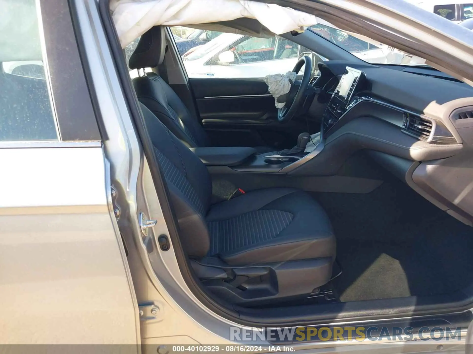 5 fotografías del automóvil dañado 4T1T11AK0PU831299 TOYOTA CAMRY 2023