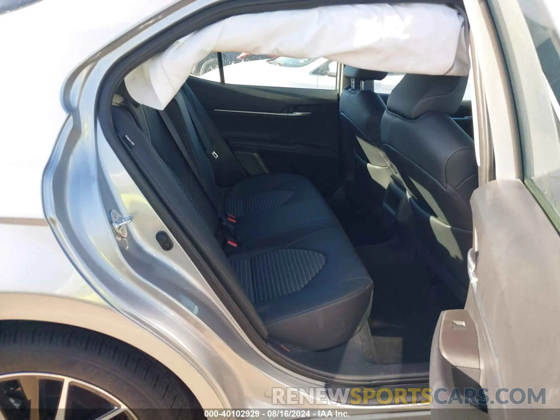 8 fotografías del automóvil dañado 4T1T11AK0PU831299 TOYOTA CAMRY 2023