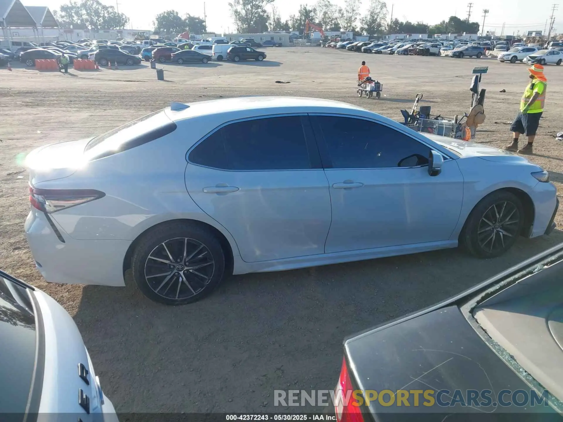 13 fotografías del automóvil dañado 4T1T11AK1PU135003 TOYOTA CAMRY 2023