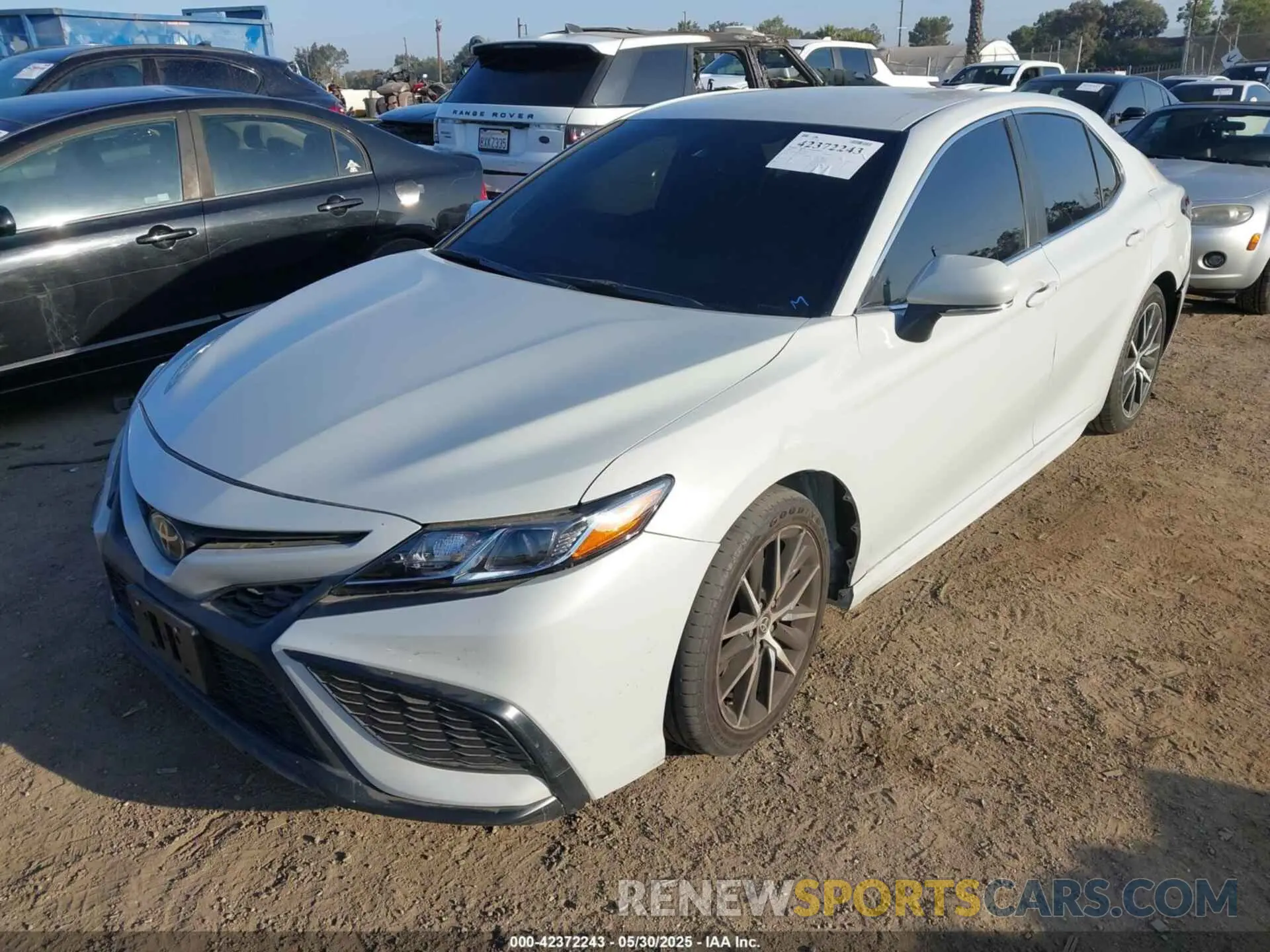 2 fotografías del automóvil dañado 4T1T11AK1PU135003 TOYOTA CAMRY 2023