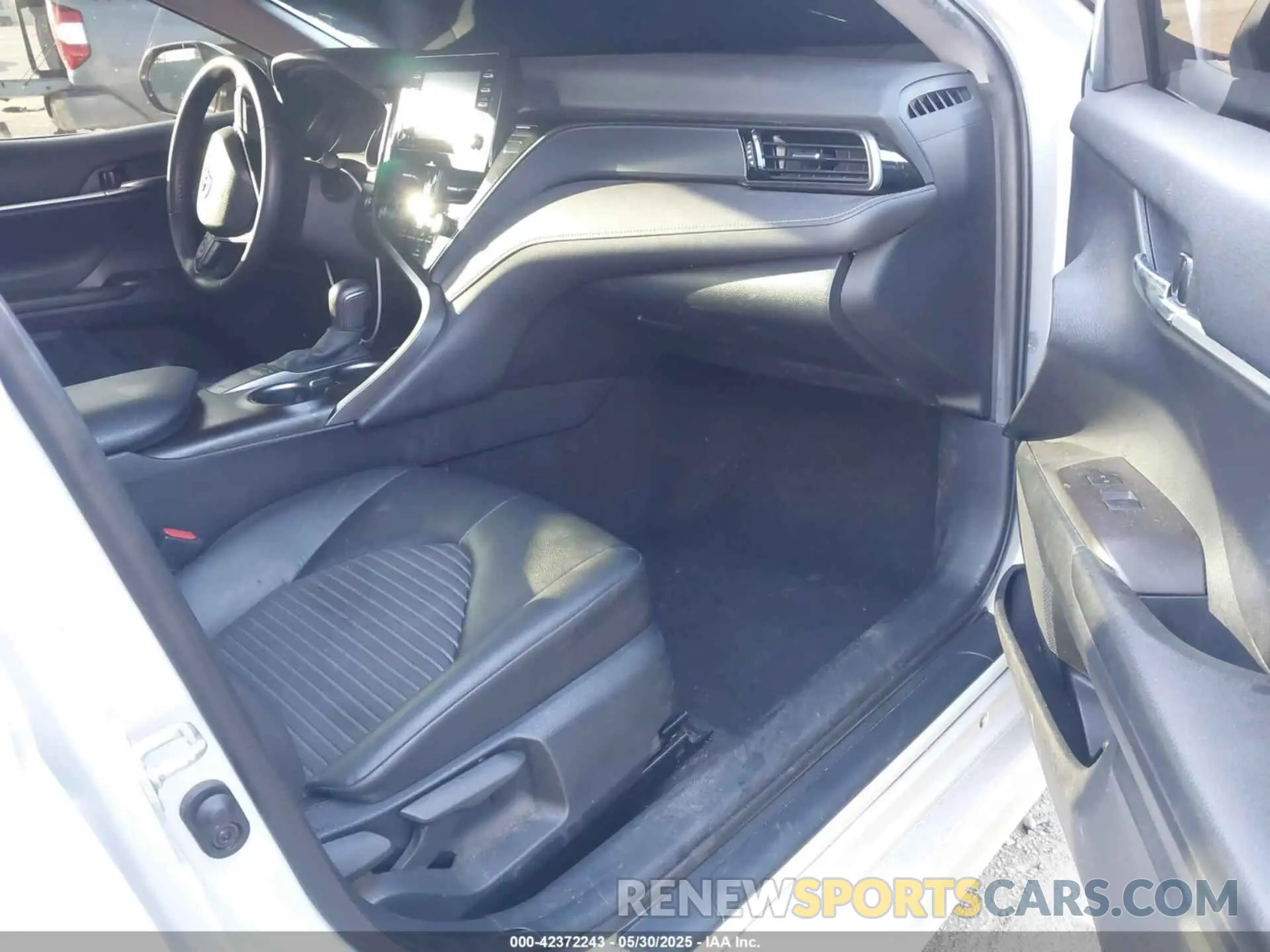 5 fotografías del automóvil dañado 4T1T11AK1PU135003 TOYOTA CAMRY 2023