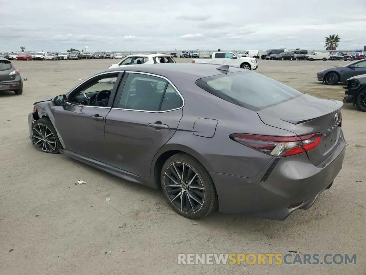 2 fotografías del automóvil dañado 4T1T11AK2PU770926 TOYOTA CAMRY 2023