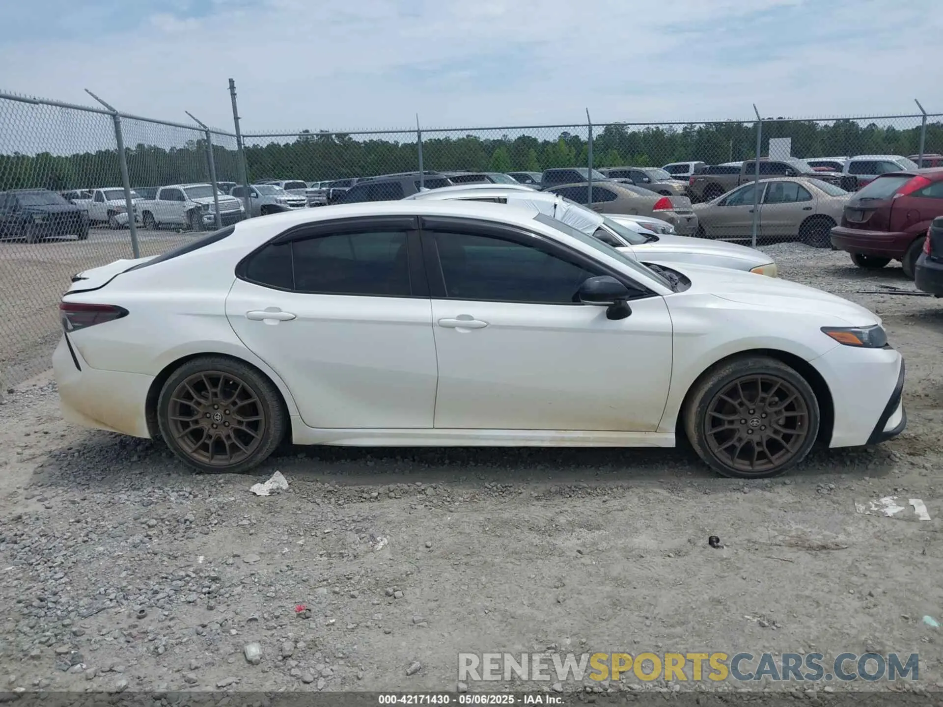 13 fotografías del automóvil dañado 4T1T11AK3PU111978 TOYOTA CAMRY 2023