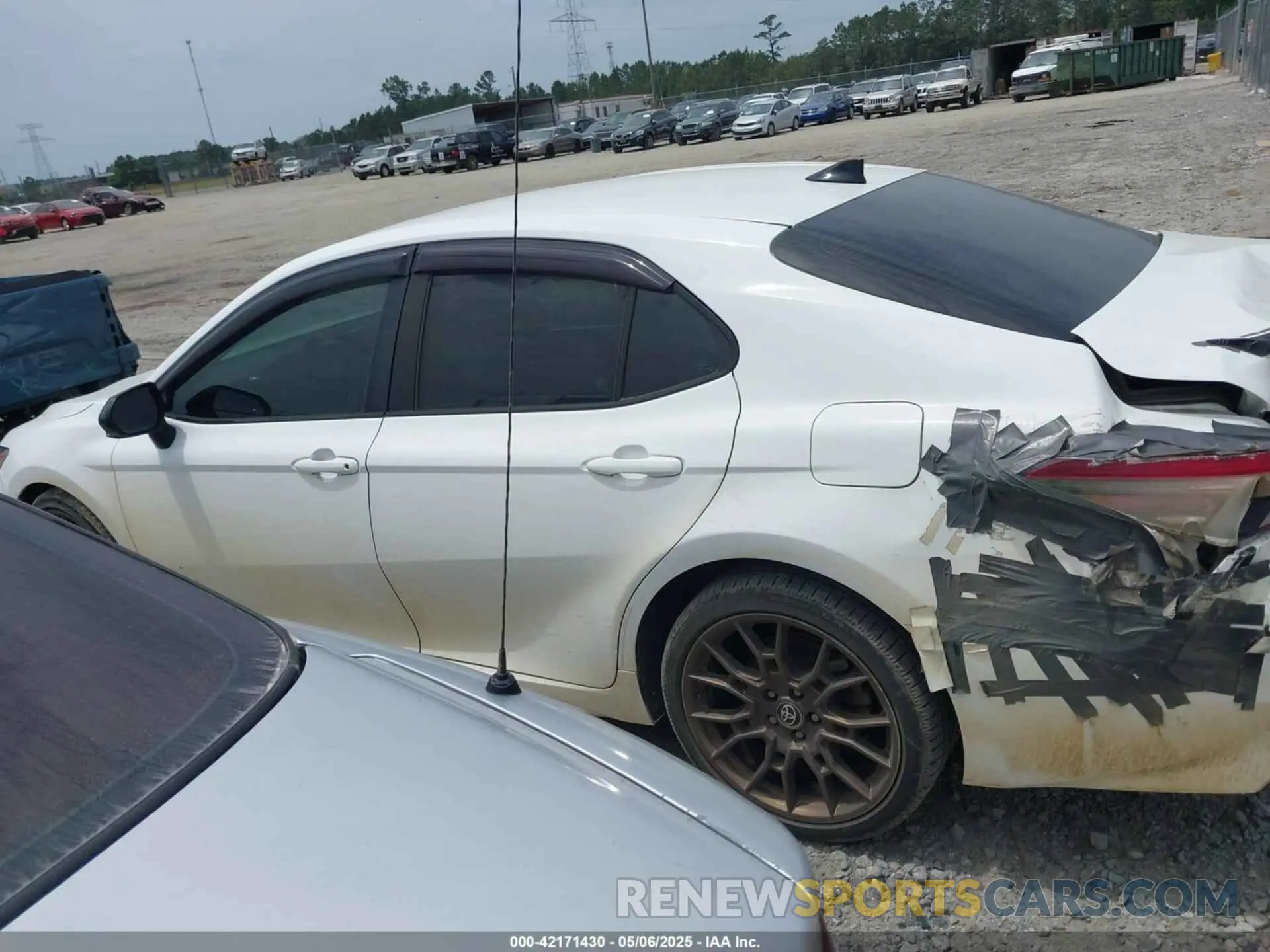 14 fotografías del automóvil dañado 4T1T11AK3PU111978 TOYOTA CAMRY 2023