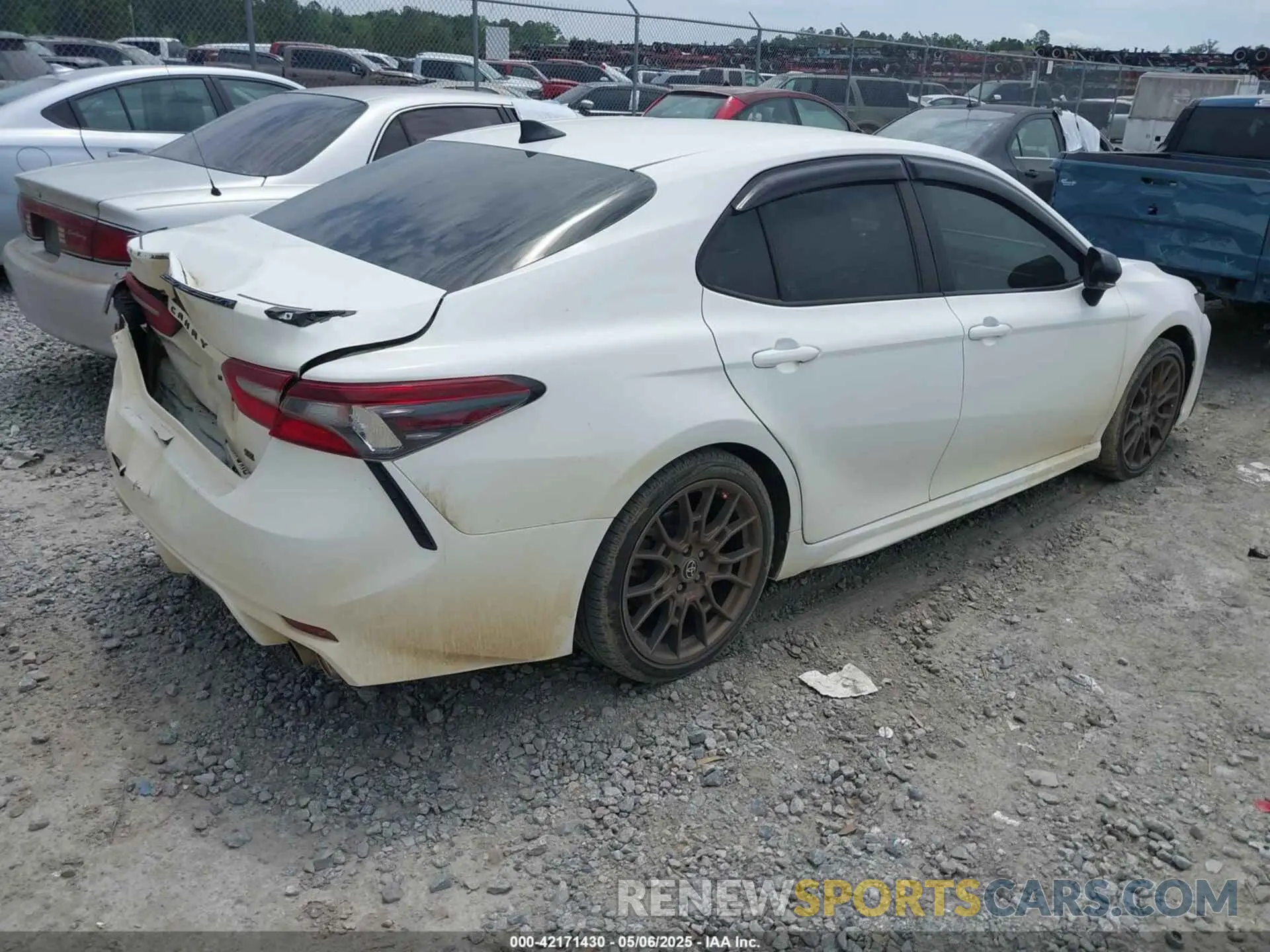 4 fotografías del automóvil dañado 4T1T11AK3PU111978 TOYOTA CAMRY 2023