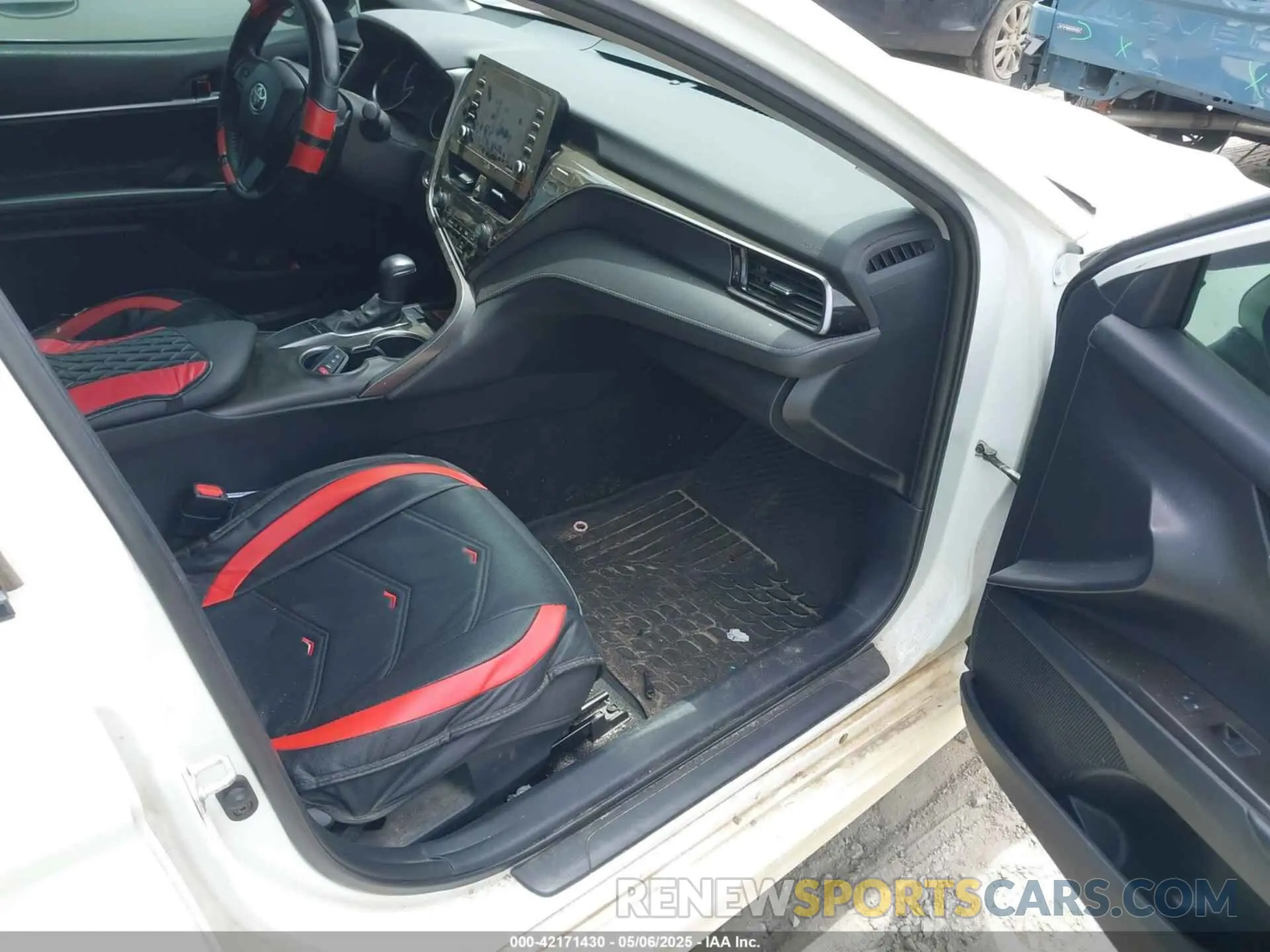 5 fotografías del automóvil dañado 4T1T11AK3PU111978 TOYOTA CAMRY 2023