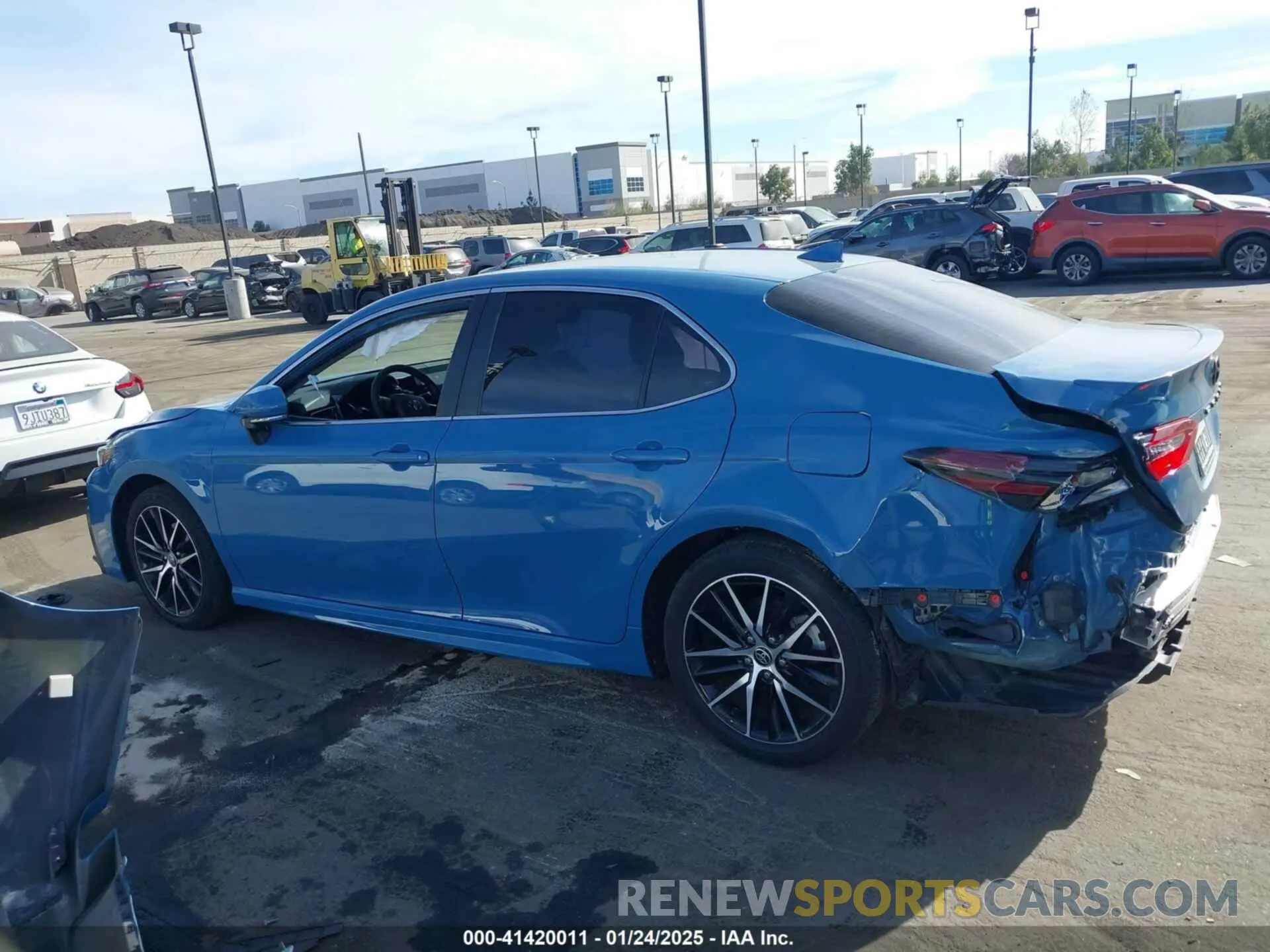 15 fotografías del automóvil dañado 4T1T11AK3PU122995 TOYOTA CAMRY 2023