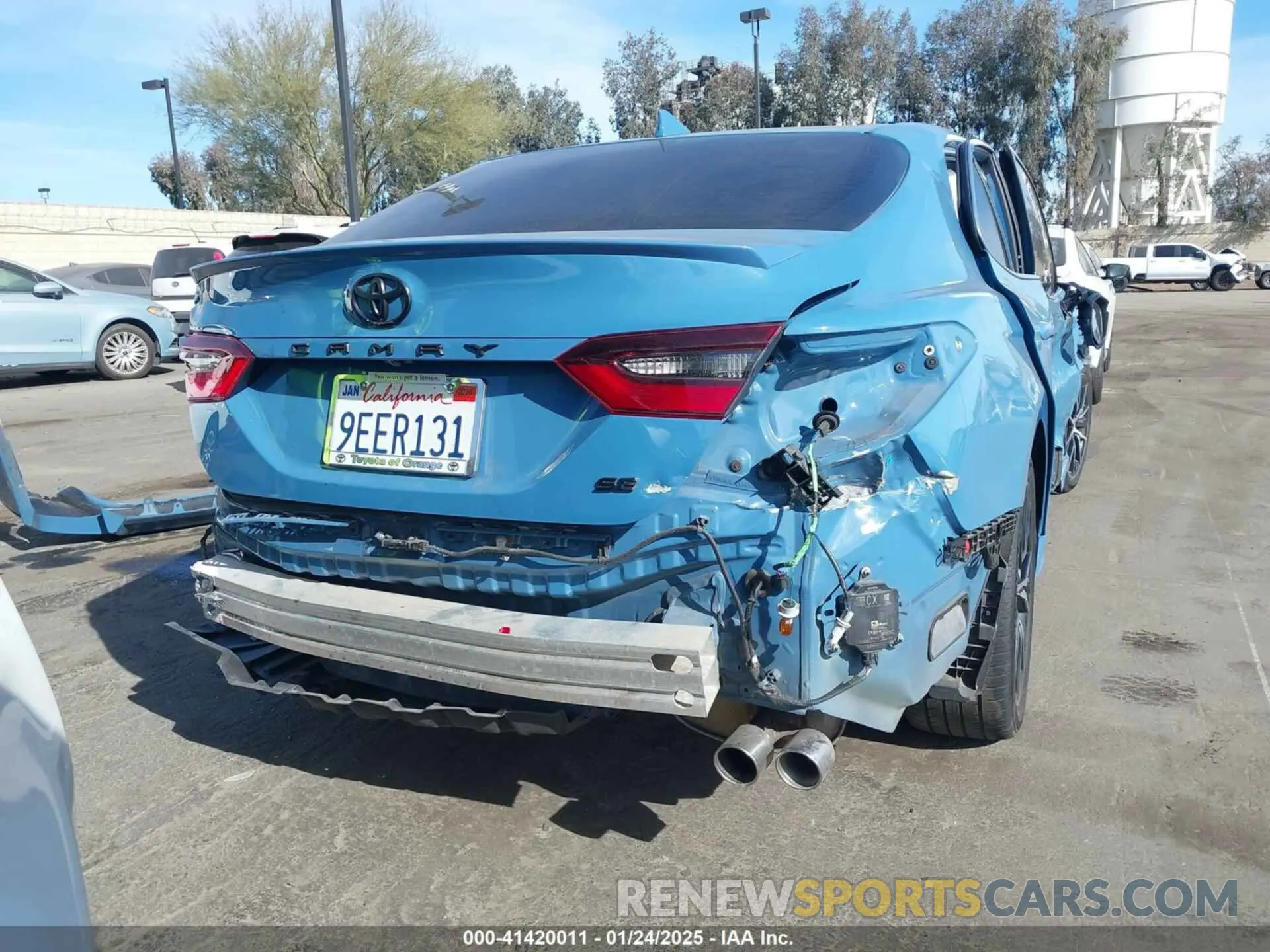 17 fotografías del automóvil dañado 4T1T11AK3PU122995 TOYOTA CAMRY 2023