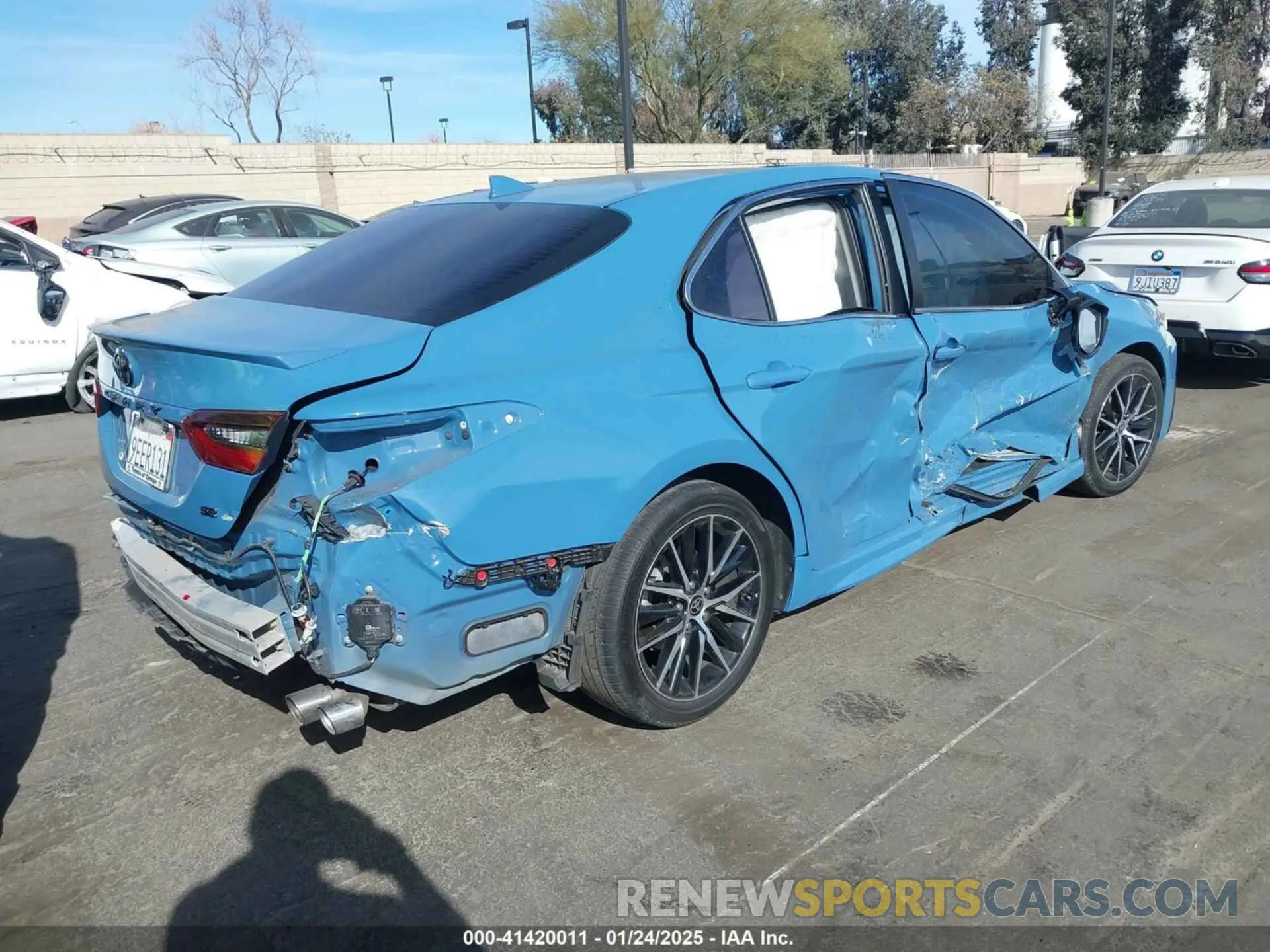 4 fotografías del automóvil dañado 4T1T11AK3PU122995 TOYOTA CAMRY 2023