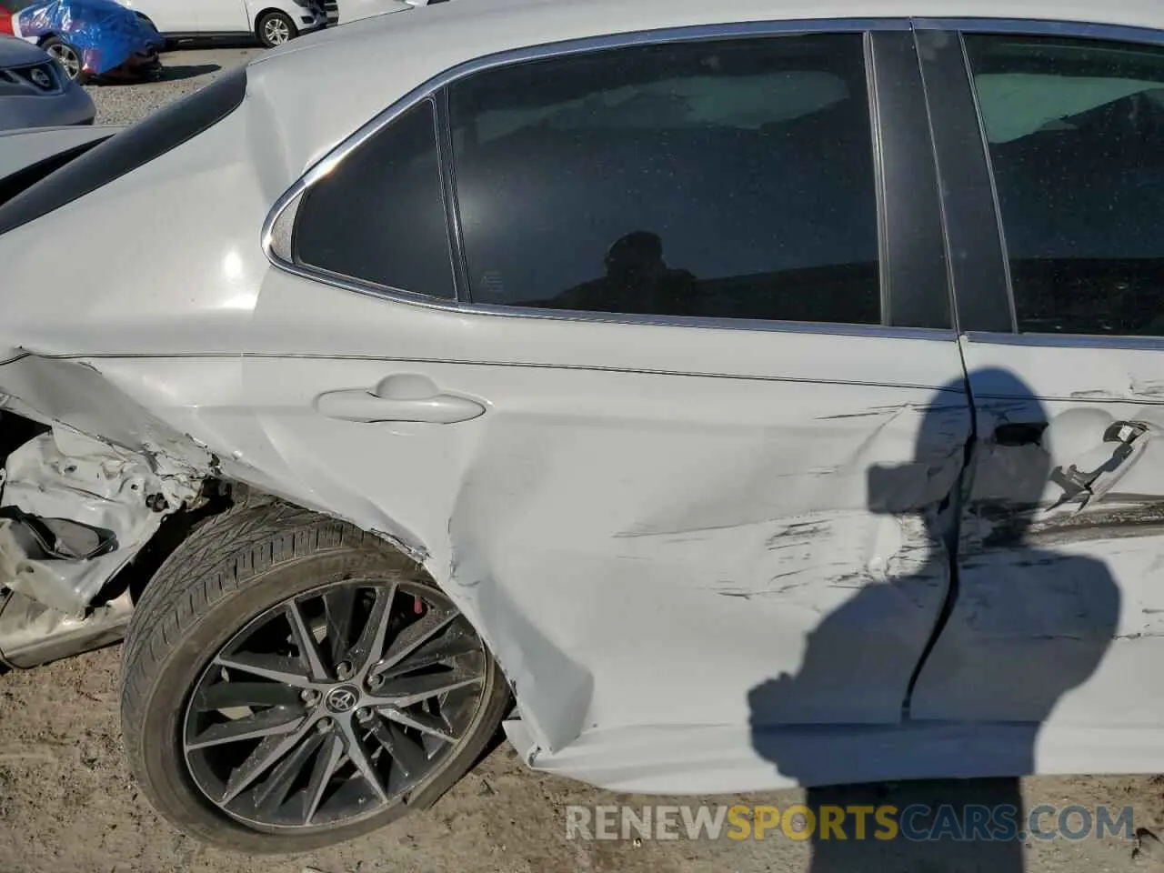 10 fotografías del automóvil dañado 4T1T11AK4PU115702 TOYOTA CAMRY 2023