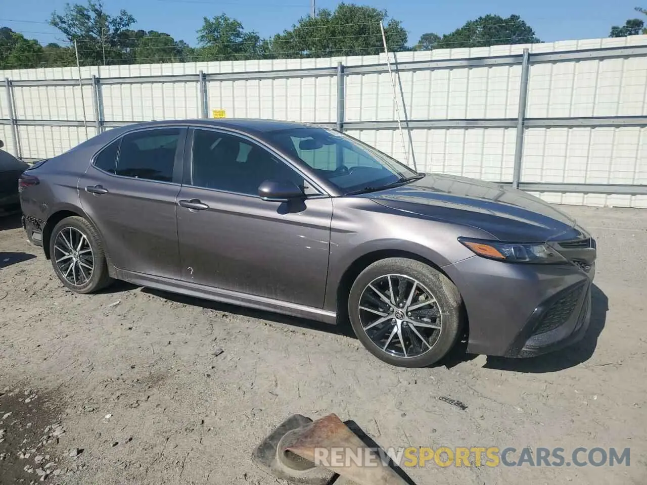 4 fotografías del automóvil dañado 4T1T11AK5PU722000 TOYOTA CAMRY 2023