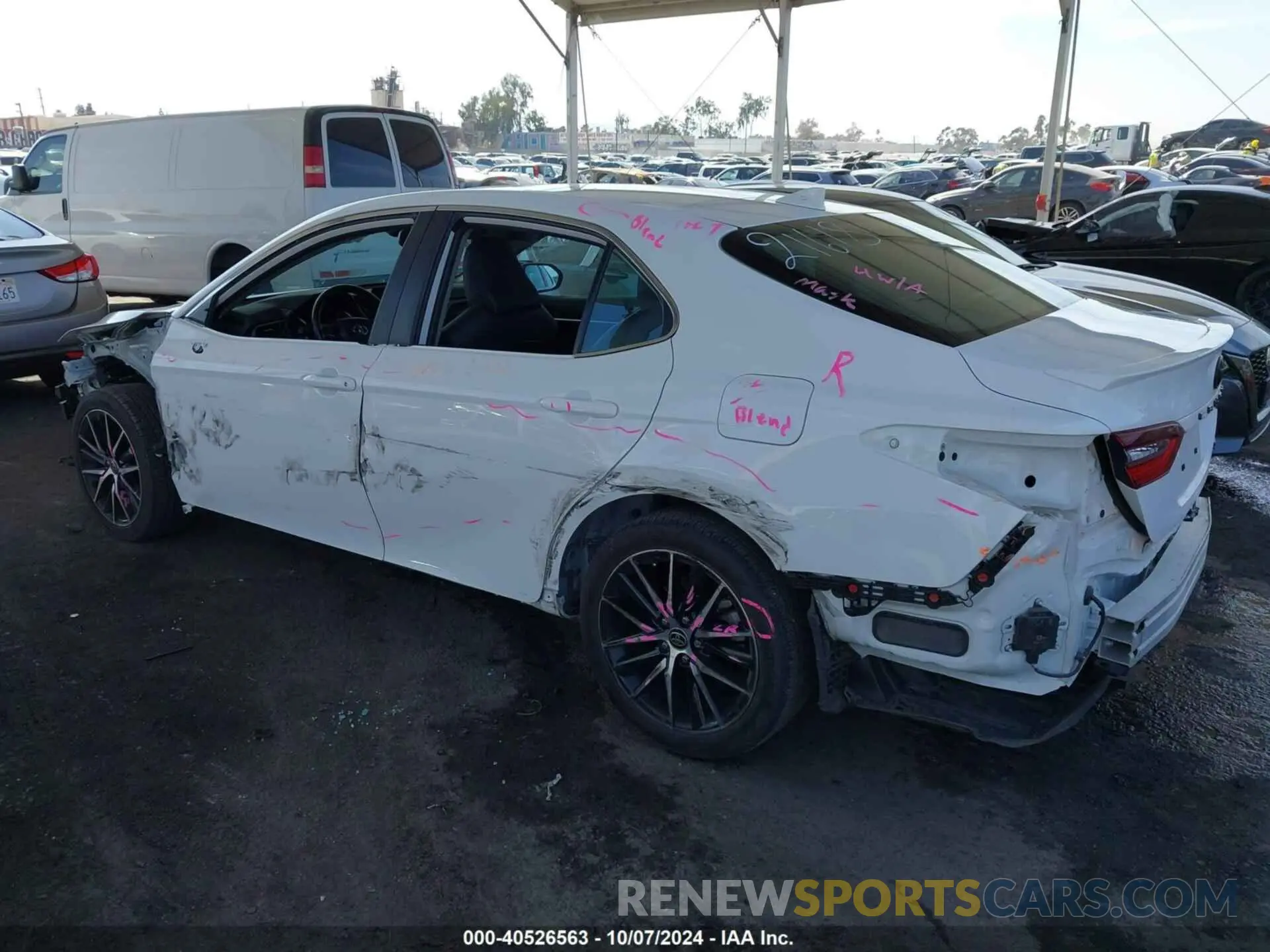 3 fotografías del automóvil dañado 4T1T11AK5PU817592 TOYOTA CAMRY 2023