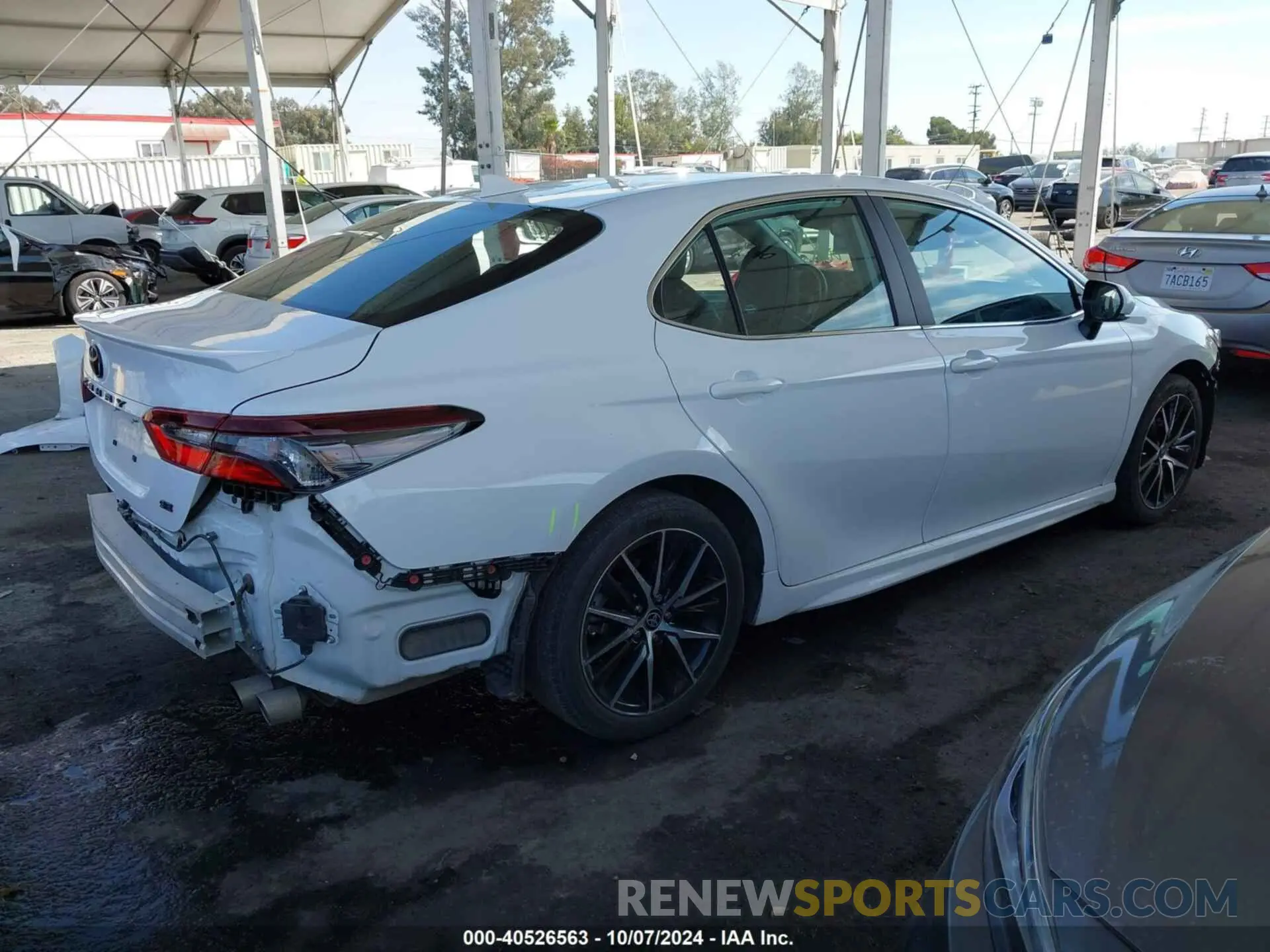 4 fotografías del automóvil dañado 4T1T11AK5PU817592 TOYOTA CAMRY 2023