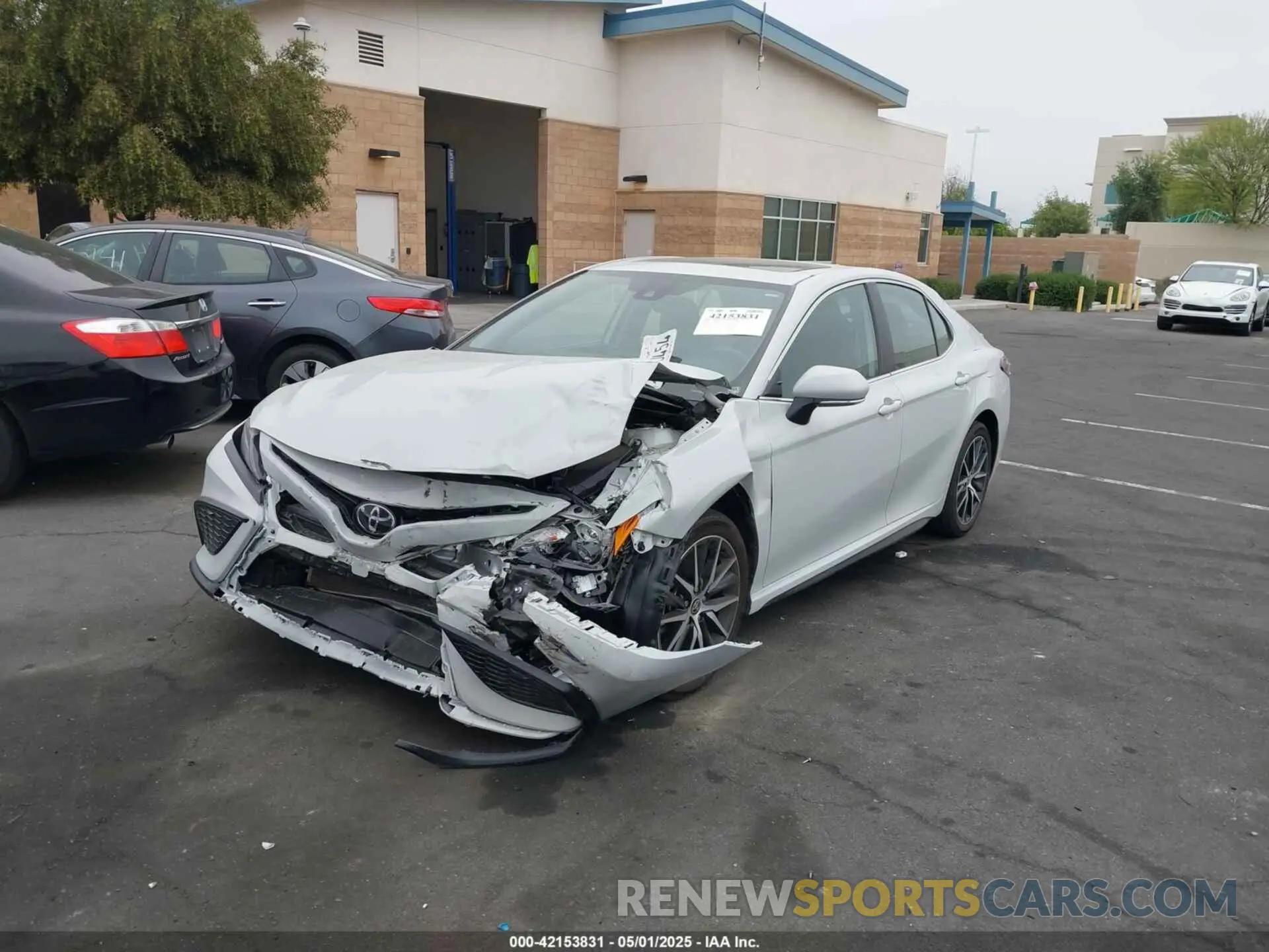 2 fotografías del automóvil dañado 4T1T11AK6PU091175 TOYOTA CAMRY 2023