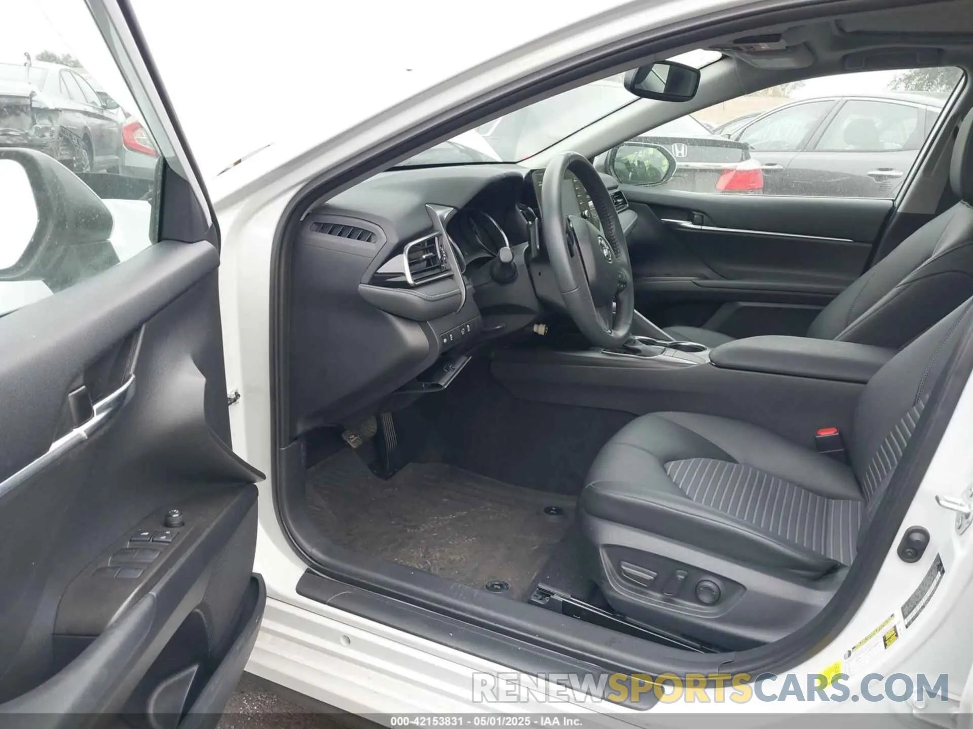 5 fotografías del automóvil dañado 4T1T11AK6PU091175 TOYOTA CAMRY 2023