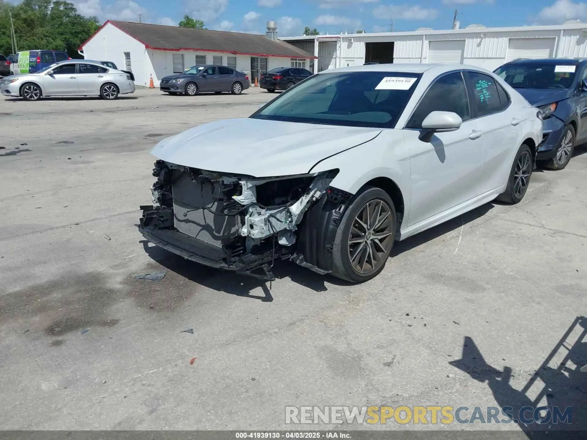 2 fotografías del automóvil dañado 4T1T11AK6PU172984 TOYOTA CAMRY 2023