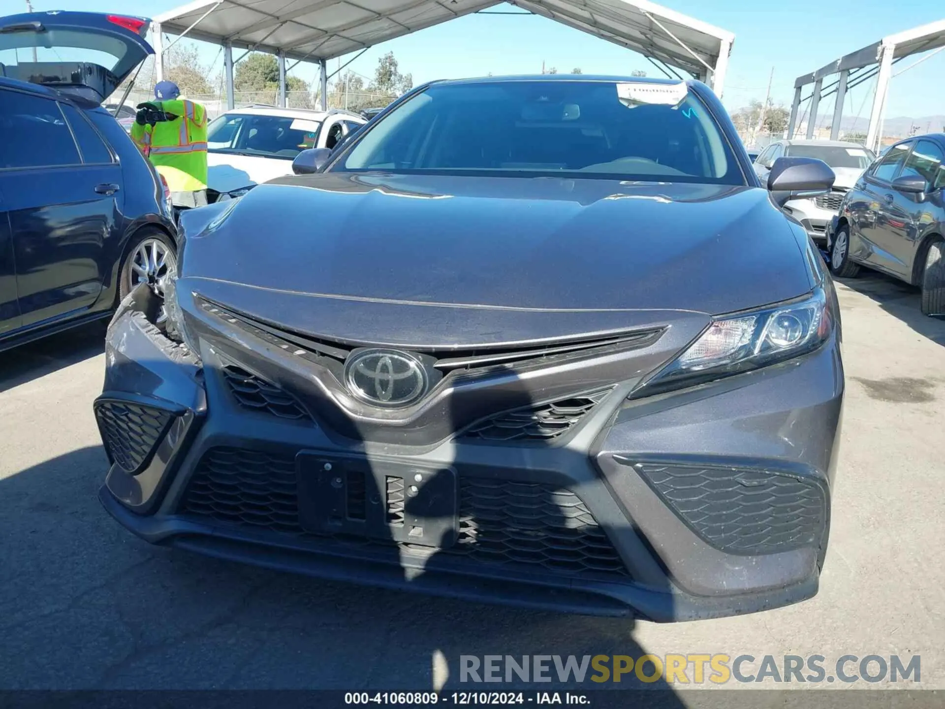 12 fotografías del automóvil dañado 4T1T11AK6PU796249 TOYOTA CAMRY 2023