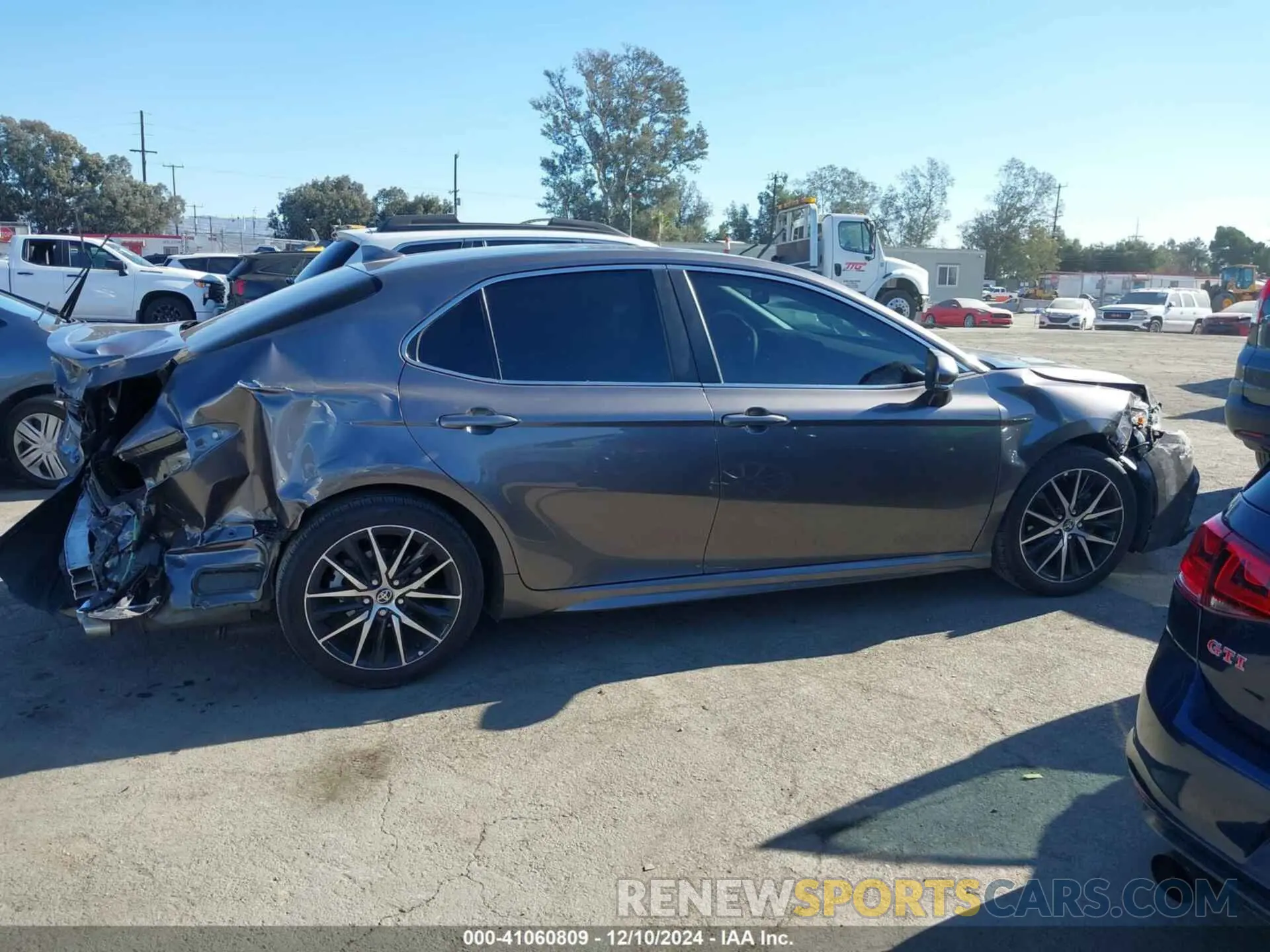 13 fotografías del automóvil dañado 4T1T11AK6PU796249 TOYOTA CAMRY 2023